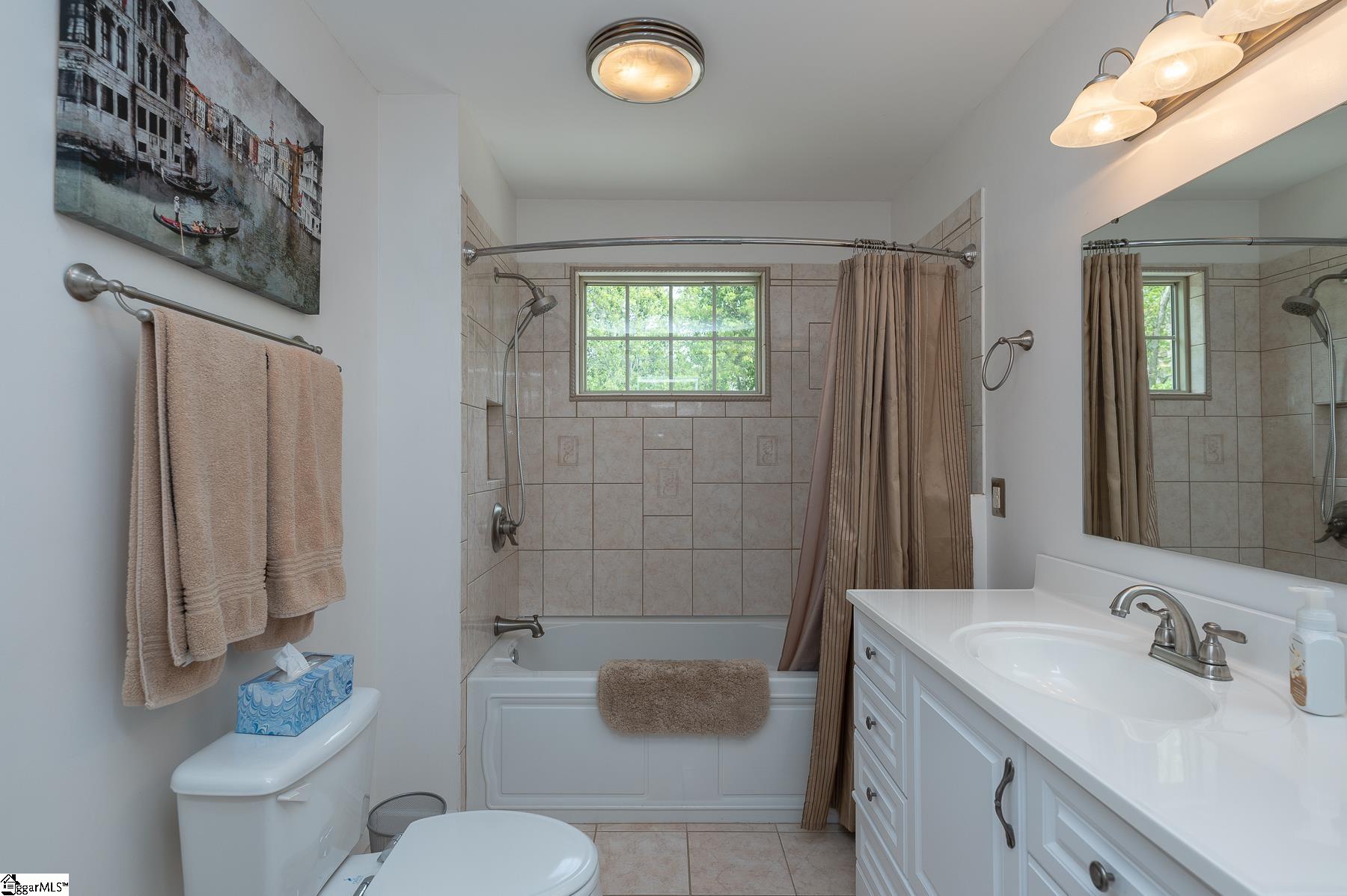 208 Glen Meadows Drive Simpsonville, SC 29680