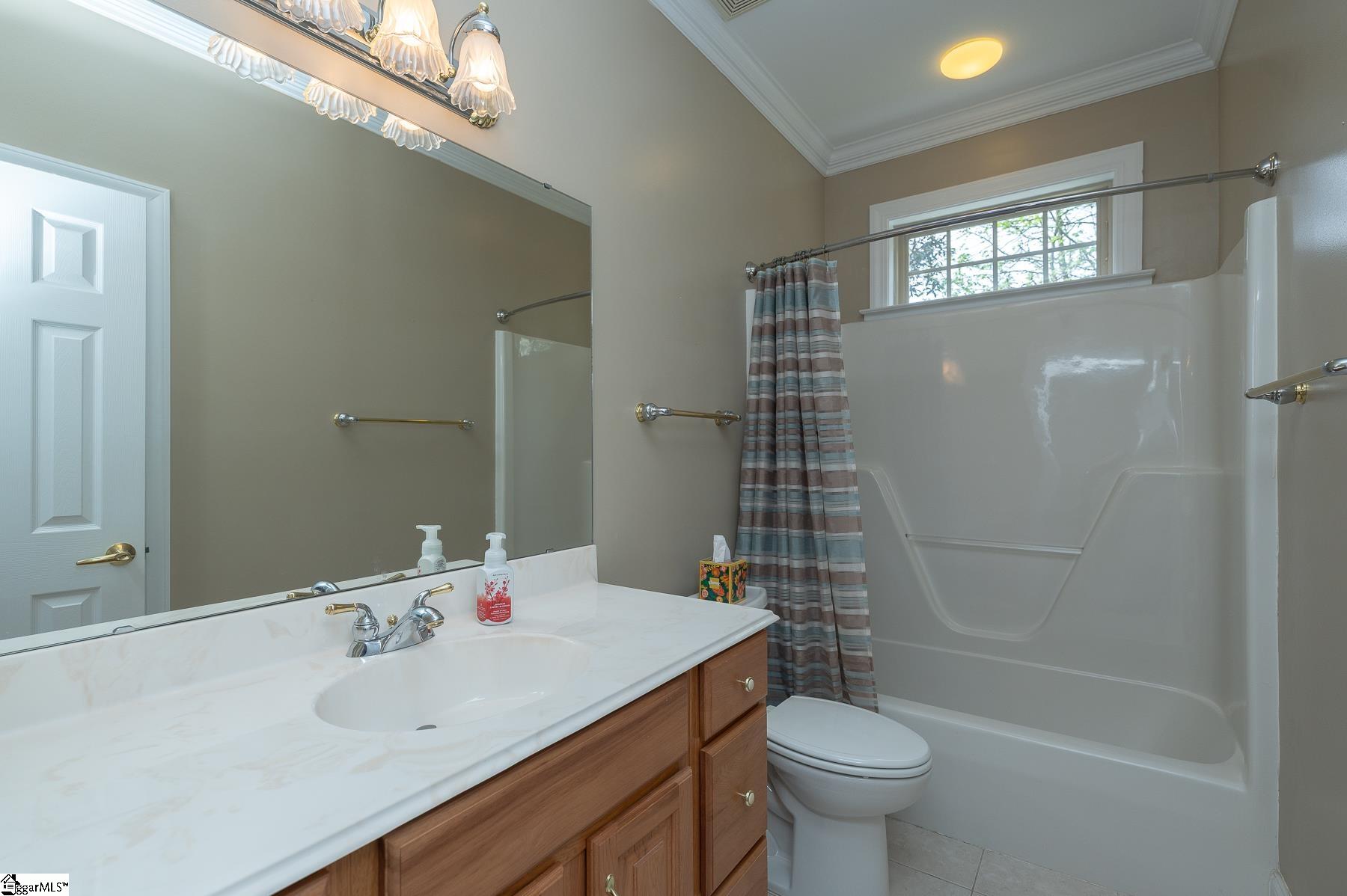 208 Glen Meadows Drive Simpsonville, SC 29680