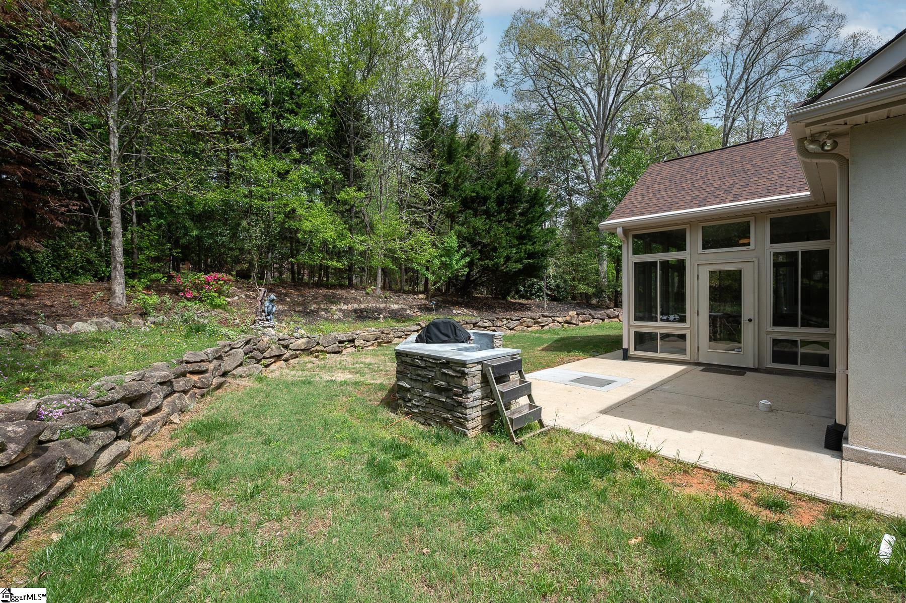 208 Glen Meadows Drive Simpsonville, SC 29680
