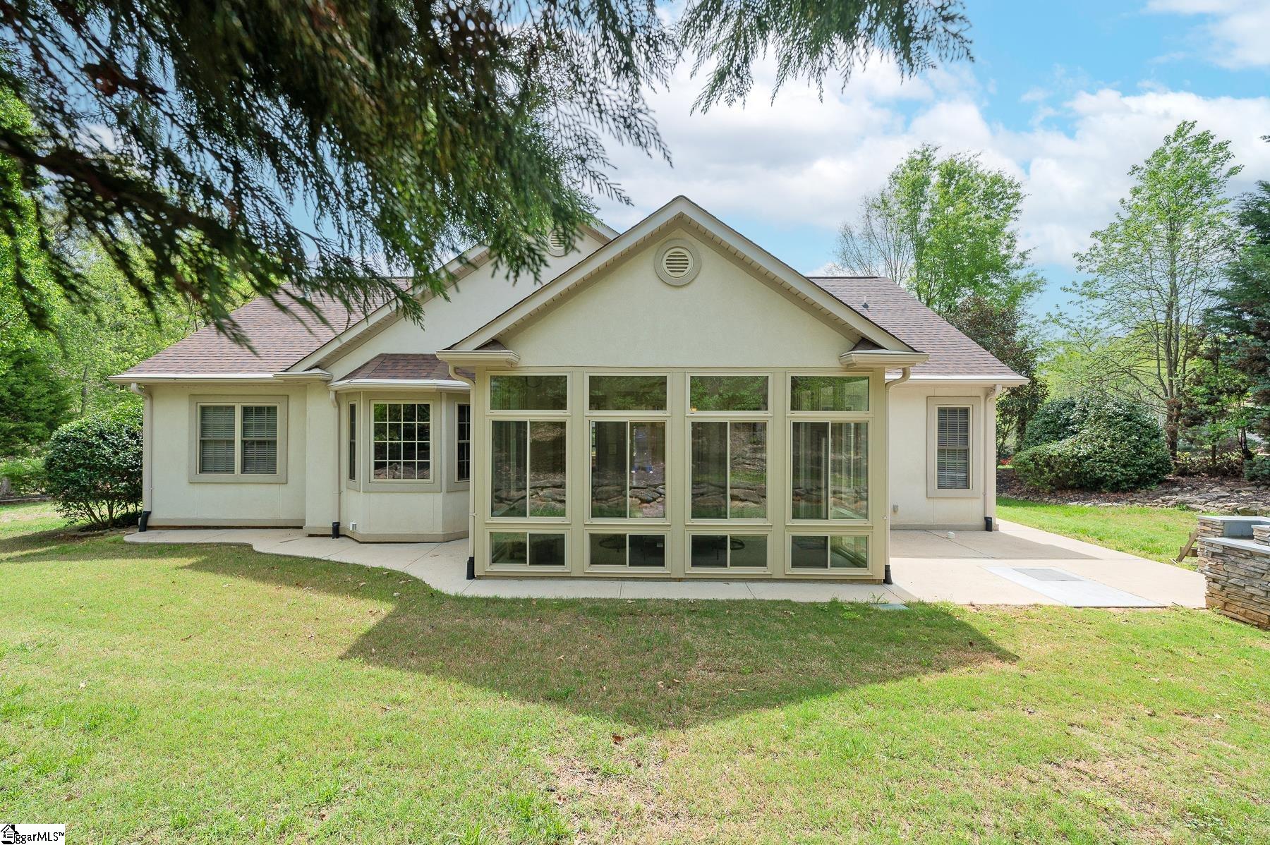208 Glen Meadows Drive Simpsonville, SC 29680