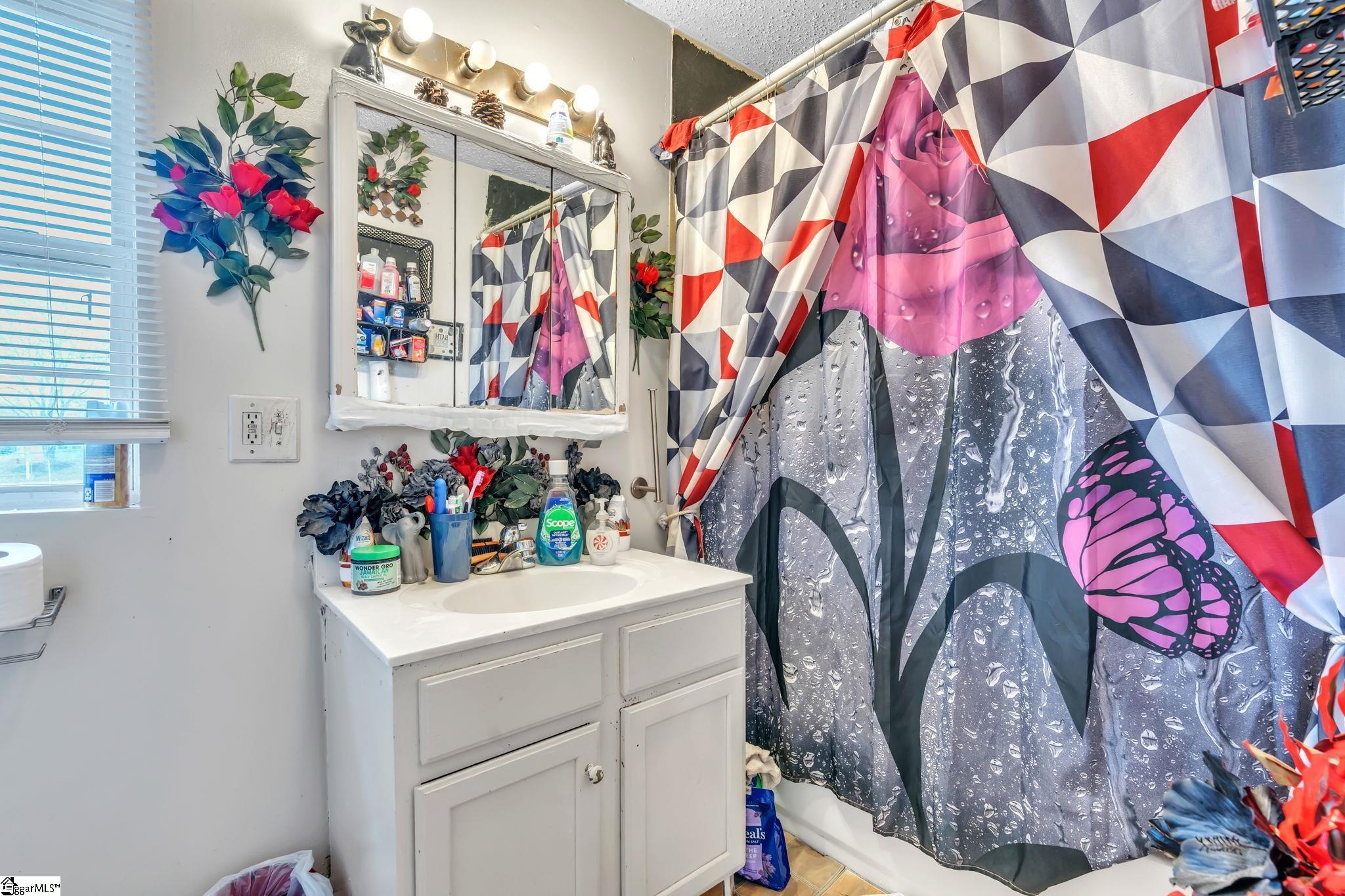 1001 W Bramlett Road Greenville, SC 29611