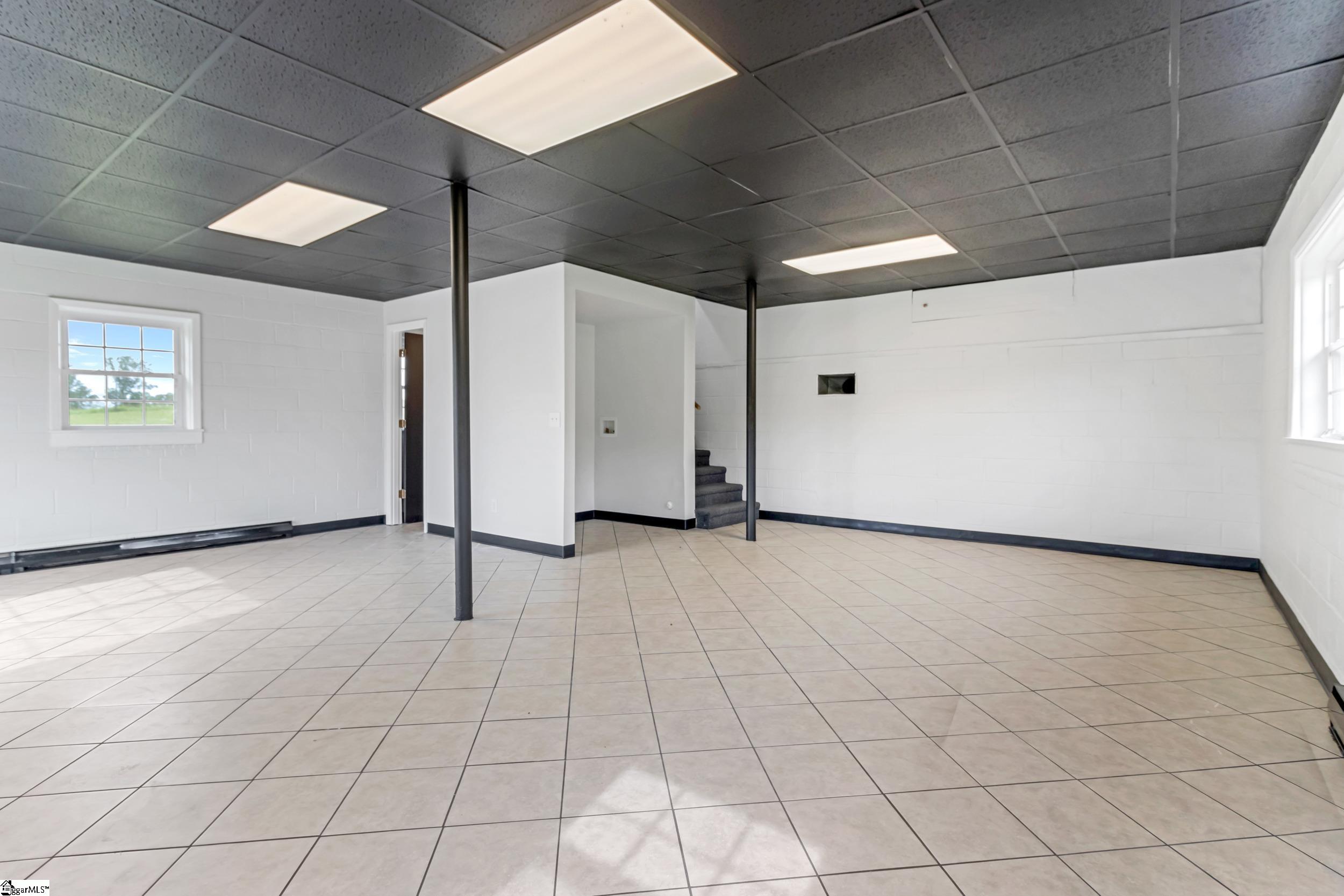 GGAR Image 30 - bk41587375