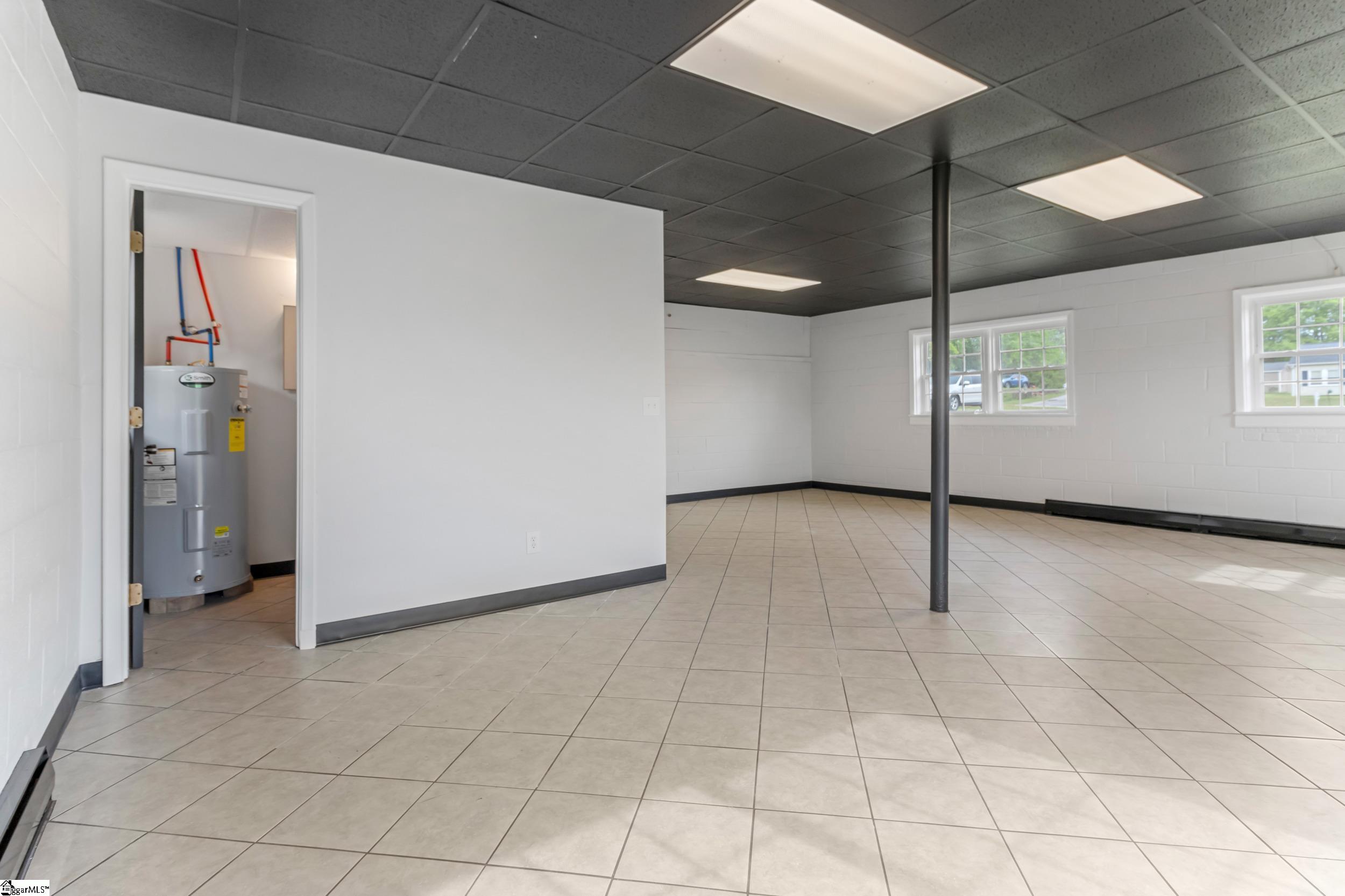 GGAR Image 31 - bk41587375