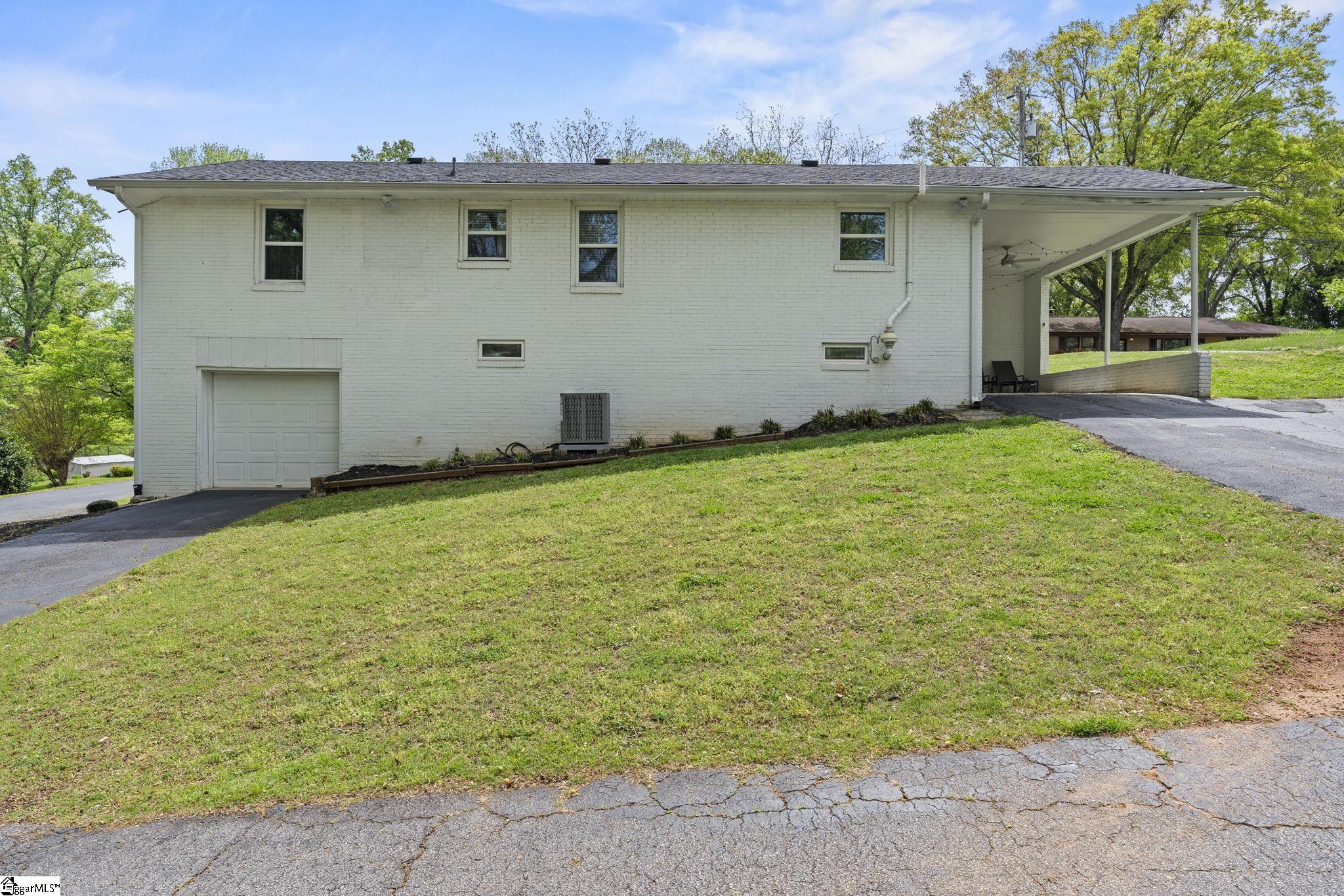 1041 E Perry Road Greenville, SC 29609