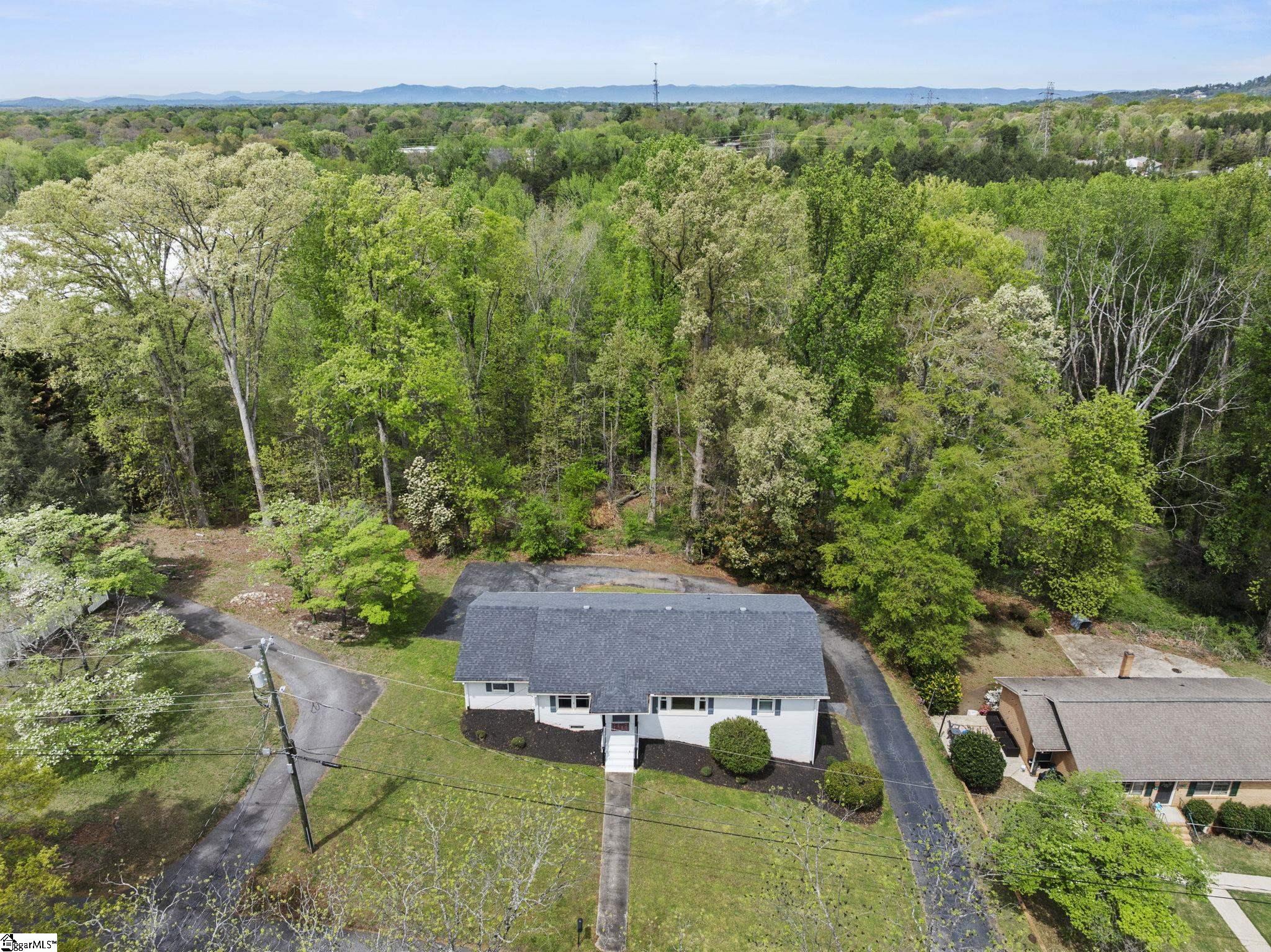 1041 E Perry Road Greenville, SC 29609