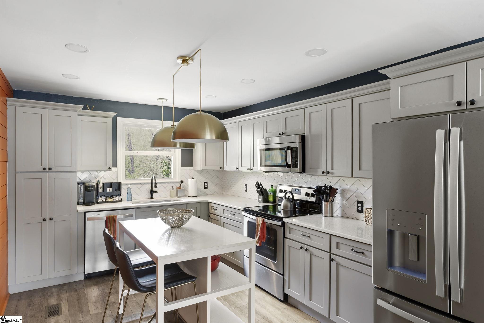 1041 E Perry Road Greenville, SC 29609