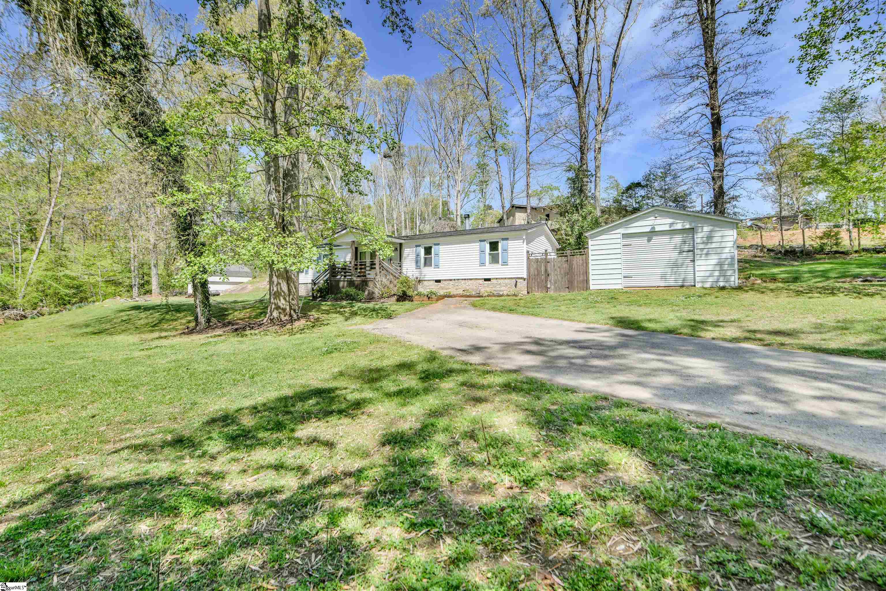 412 Bushy Creek Road Woodruff, SC 29388