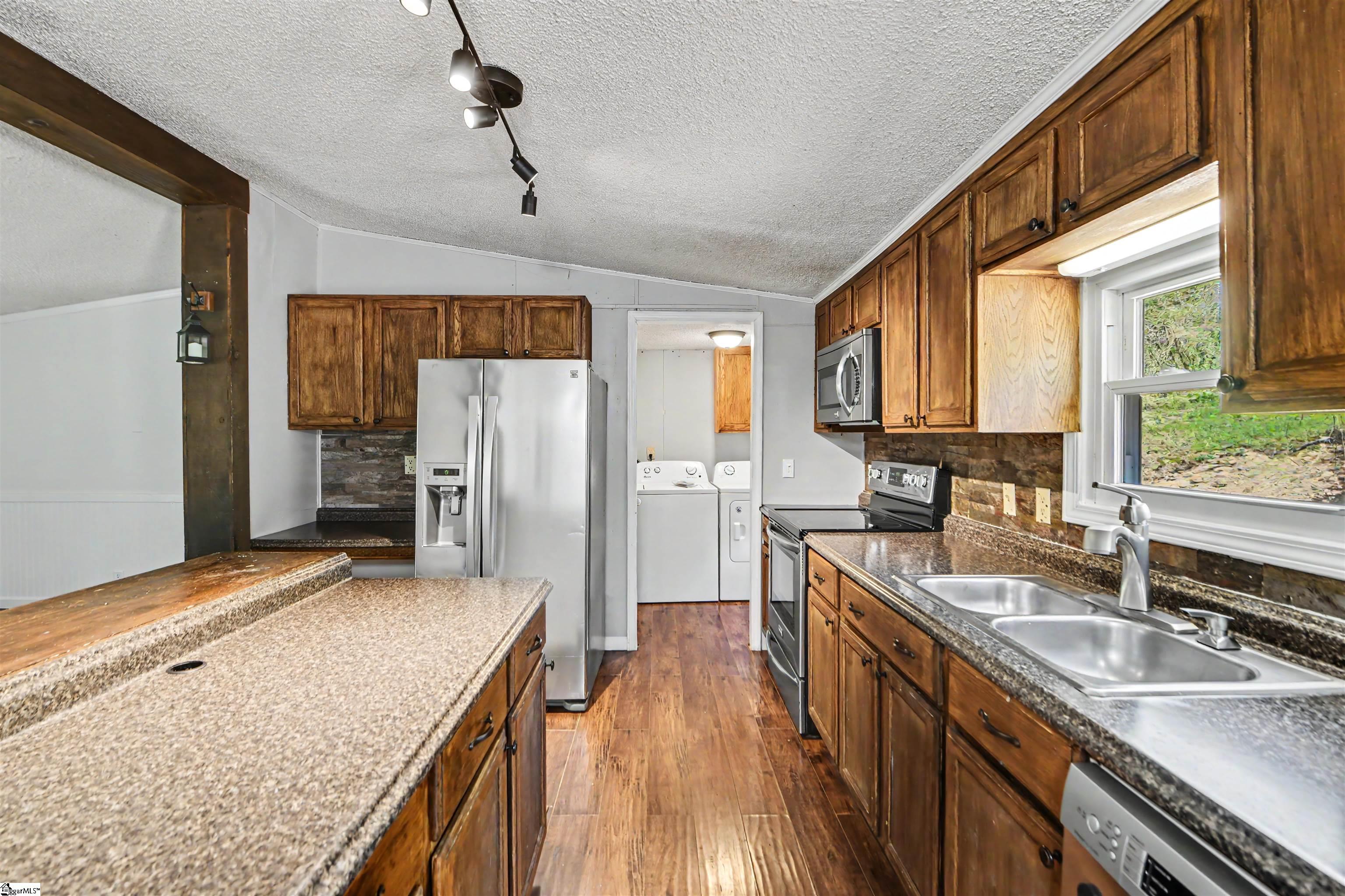412 Bushy Creek Road Woodruff, SC 29388