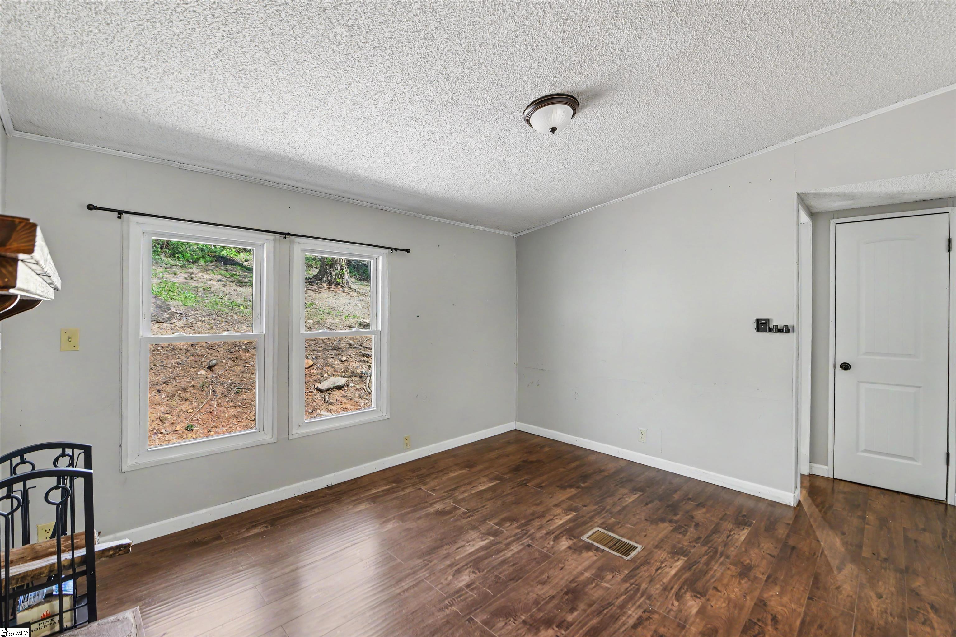412 Bushy Creek Road Woodruff, SC 29388