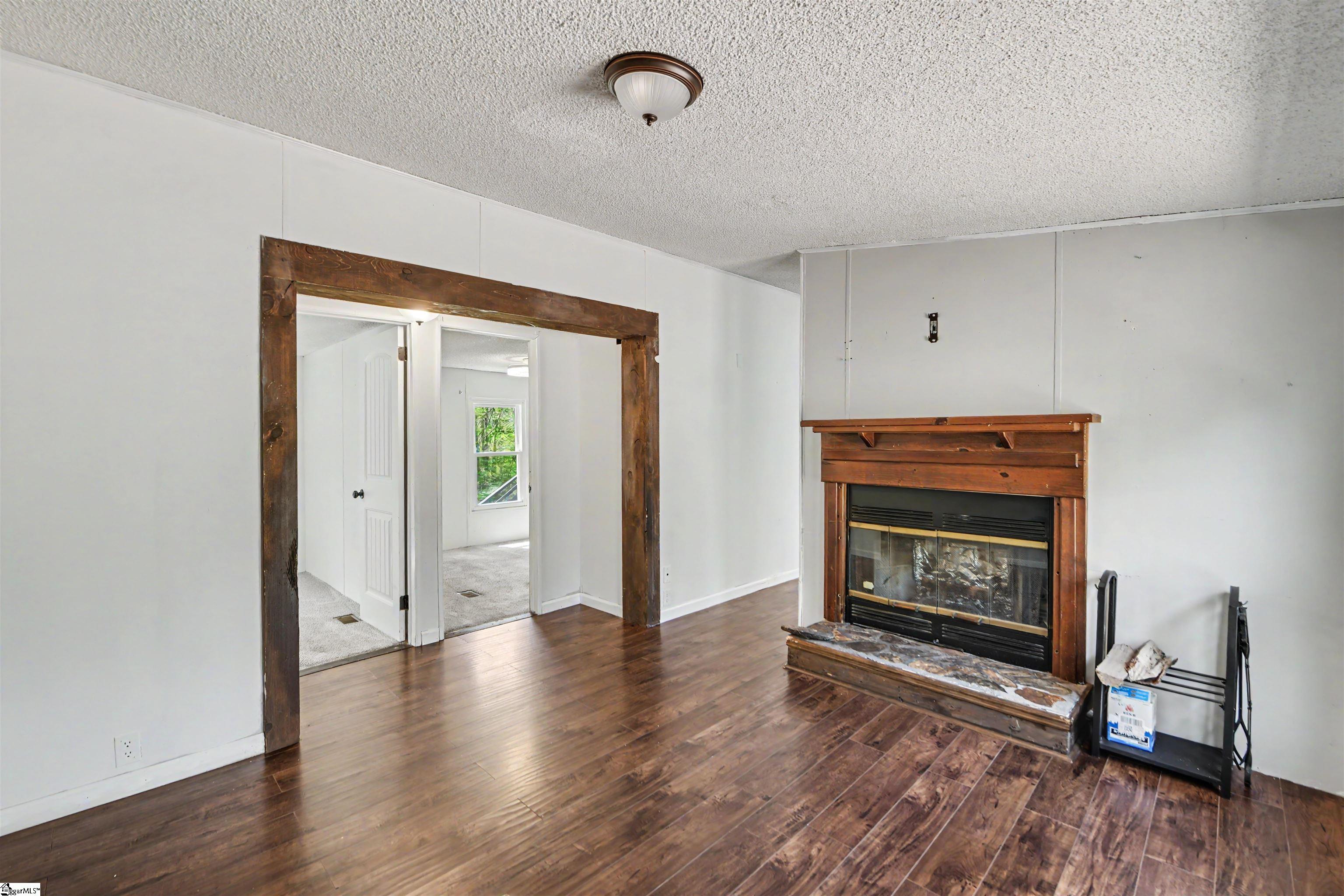 412 Bushy Creek Road Woodruff, SC 29388