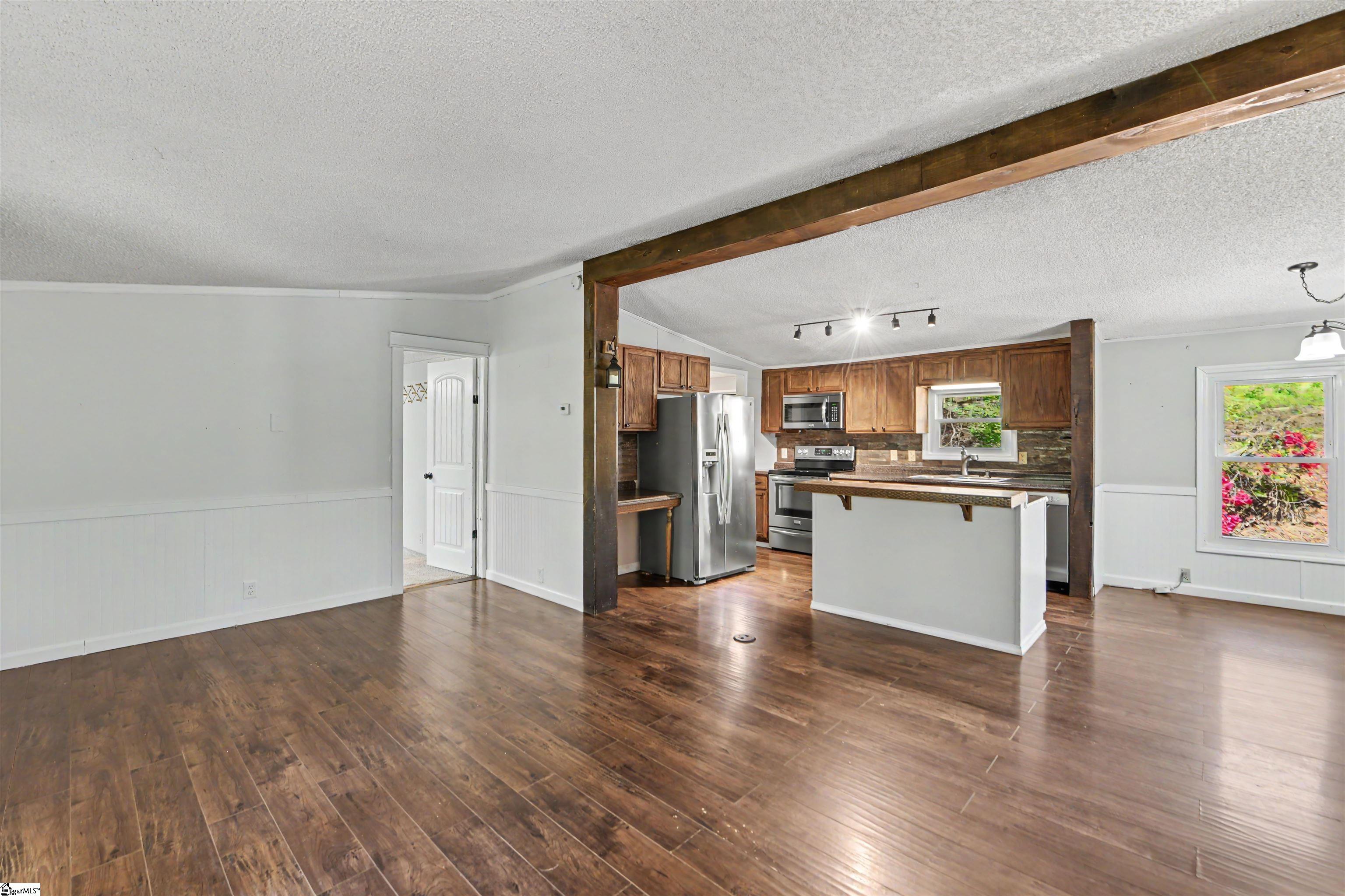 412 Bushy Creek Road Woodruff, SC 29388