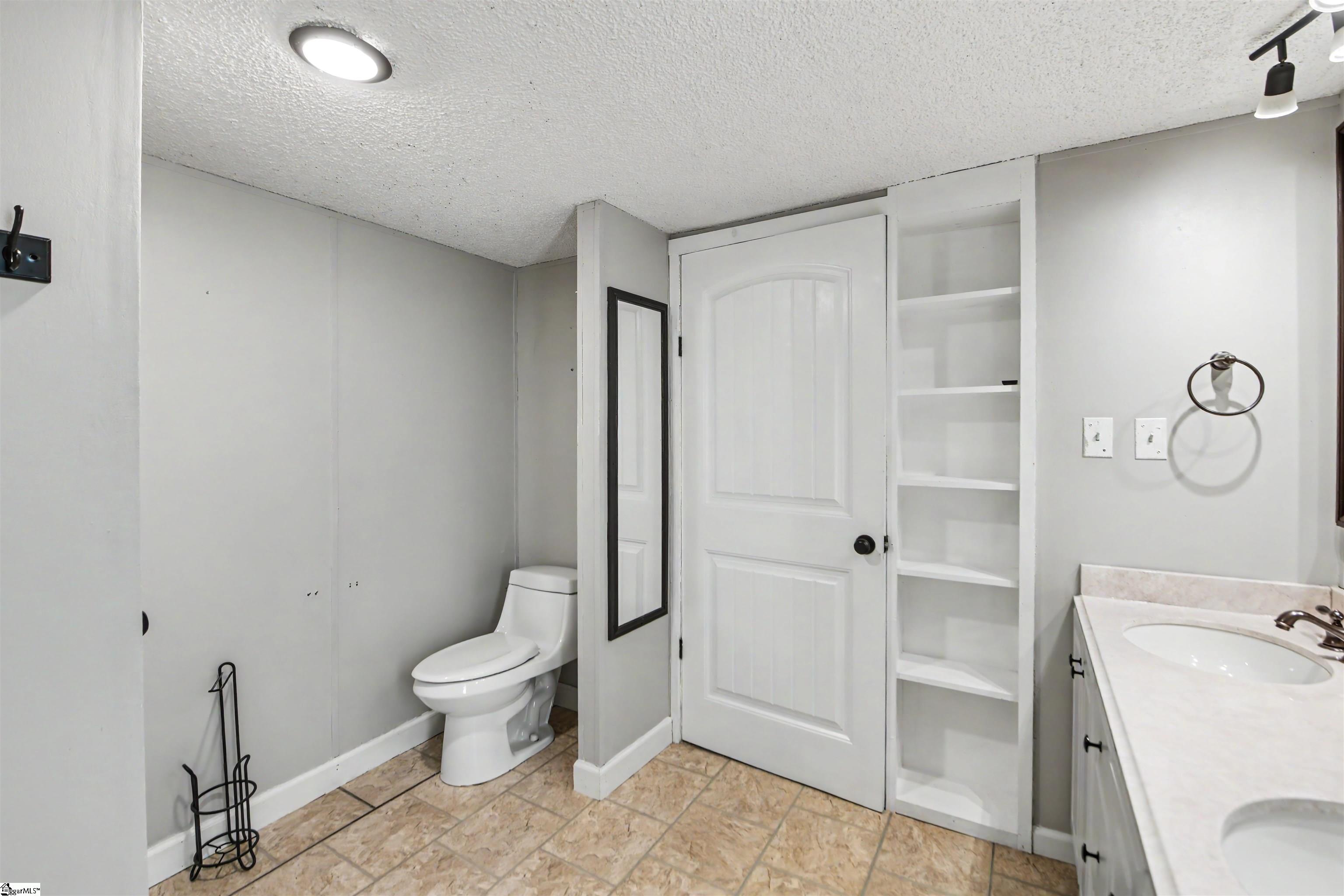 412 Bushy Creek Road Woodruff, SC 29388