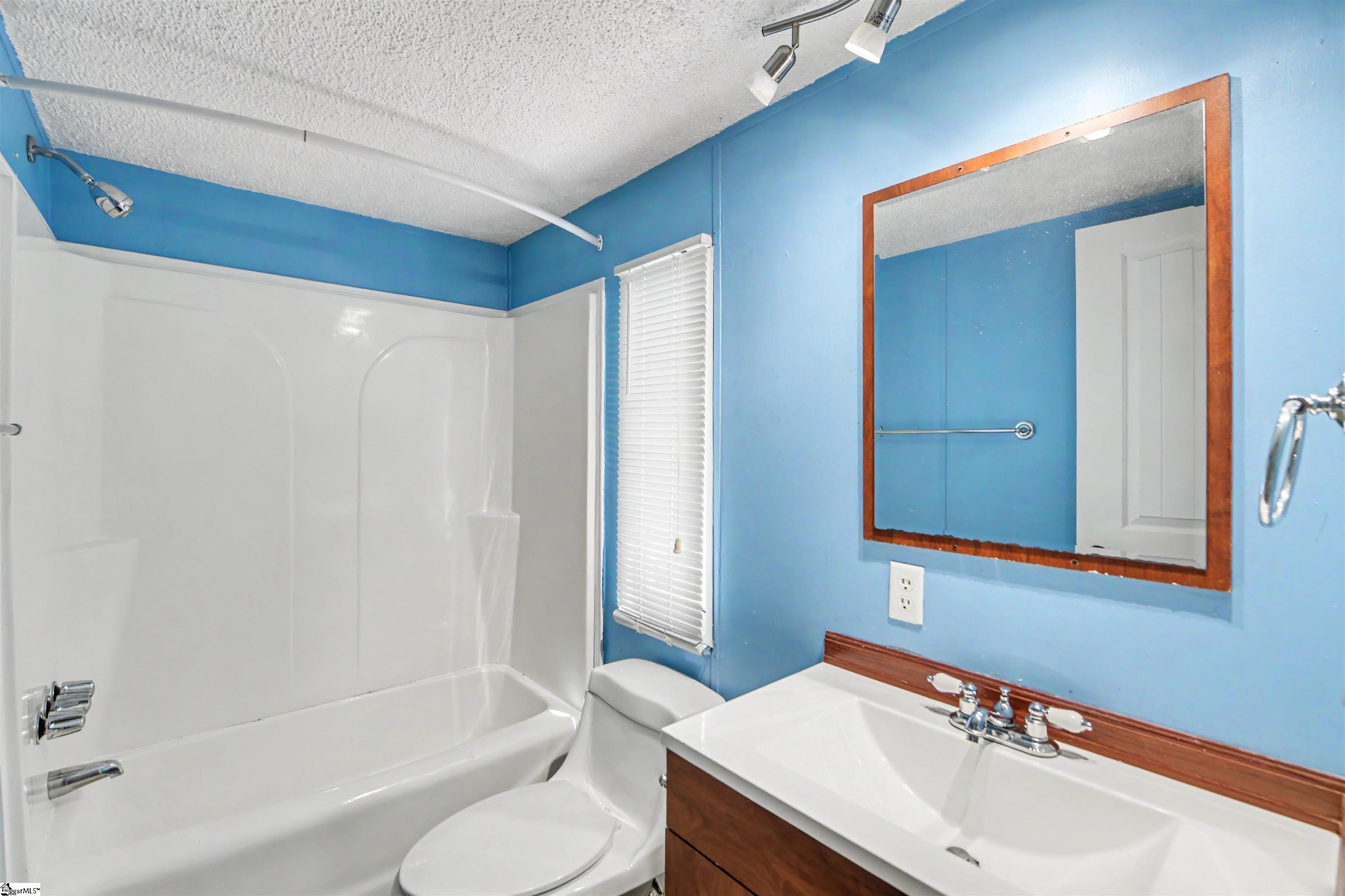 412 Bushy Creek Road Woodruff, SC 29388
