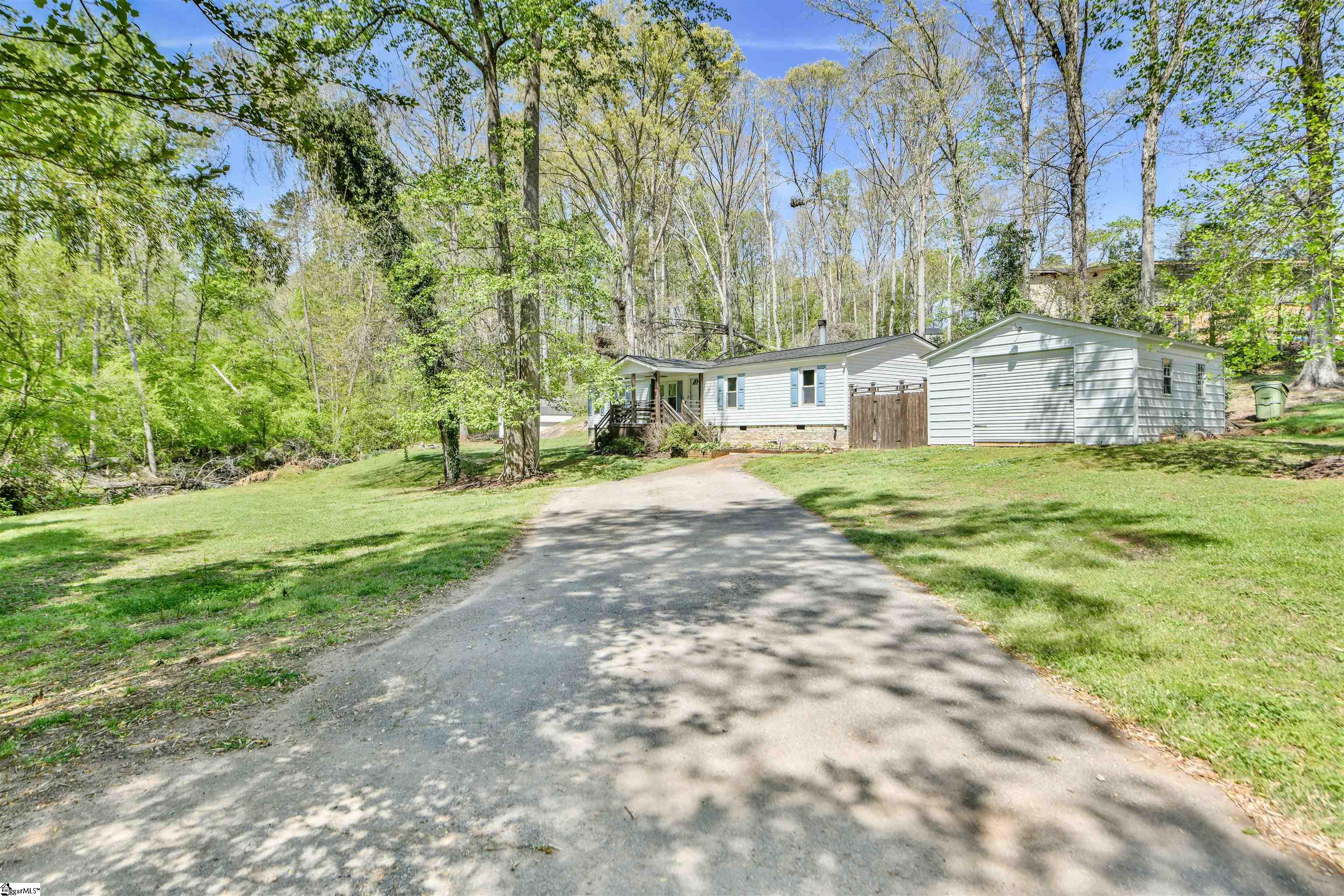 412 Bushy Creek Road Woodruff, SC 29388