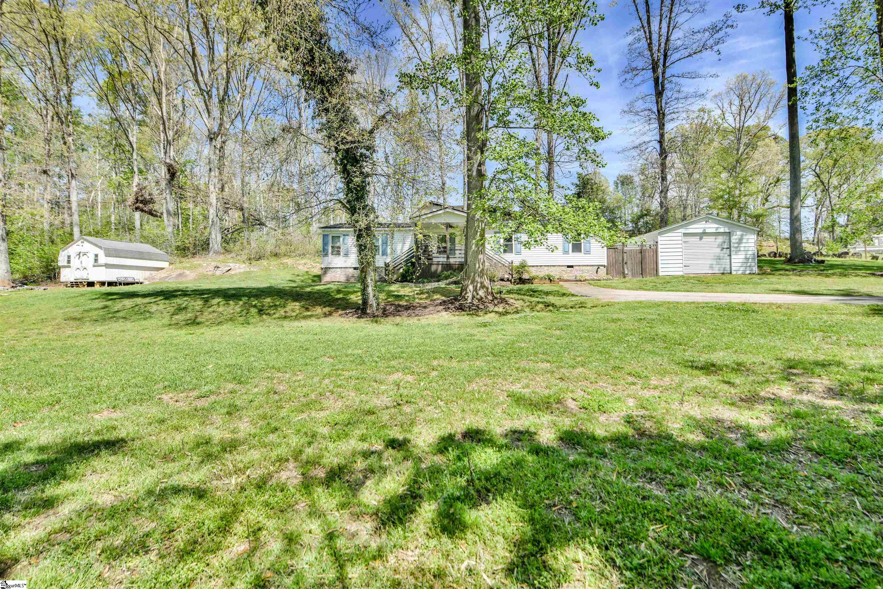 412 Bushy Creek Road Woodruff, SC 29388