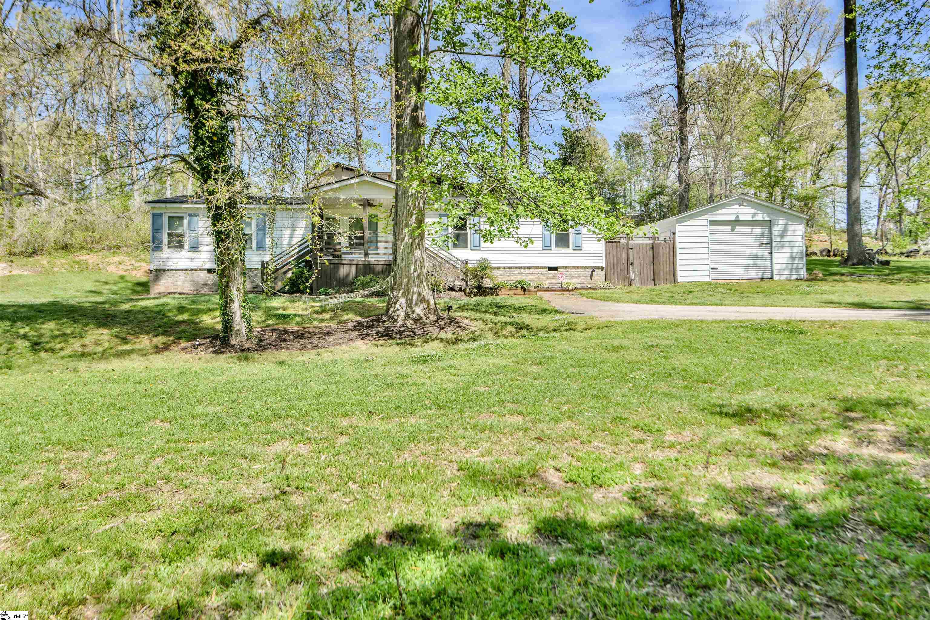 412 Bushy Creek Road Woodruff, SC 29388