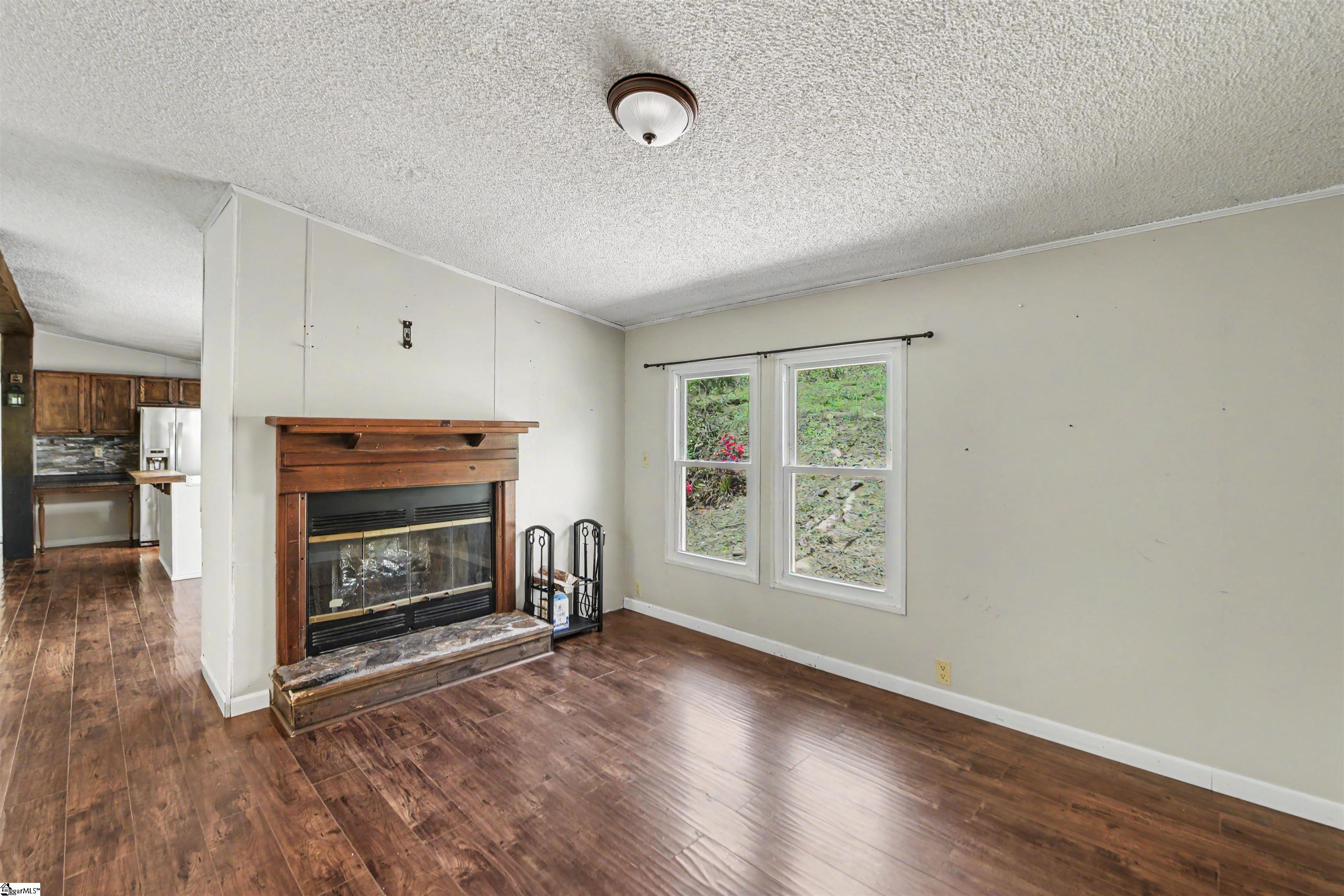 412 Bushy Creek Road Woodruff, SC 29388