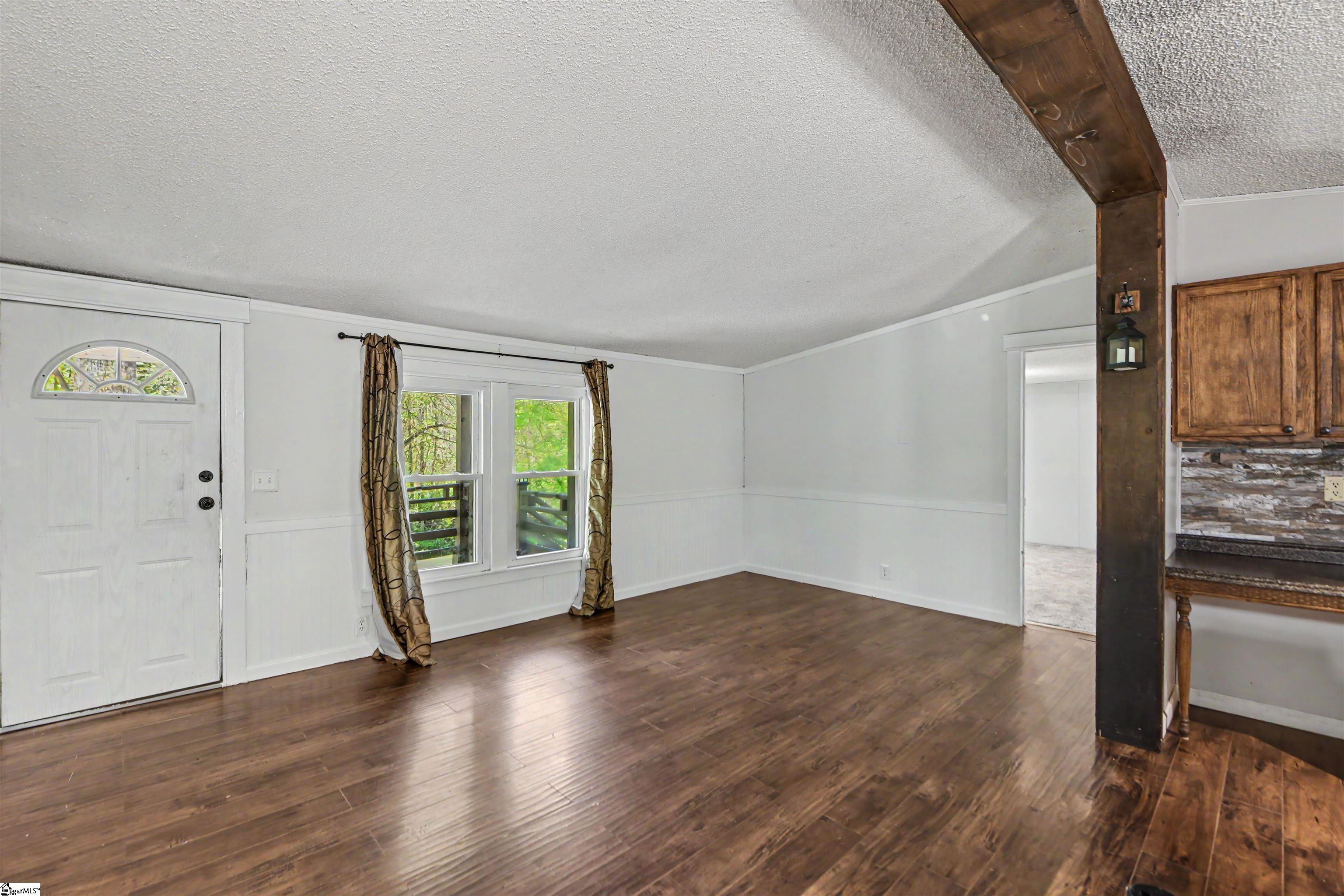 412 Bushy Creek Road Woodruff, SC 29388