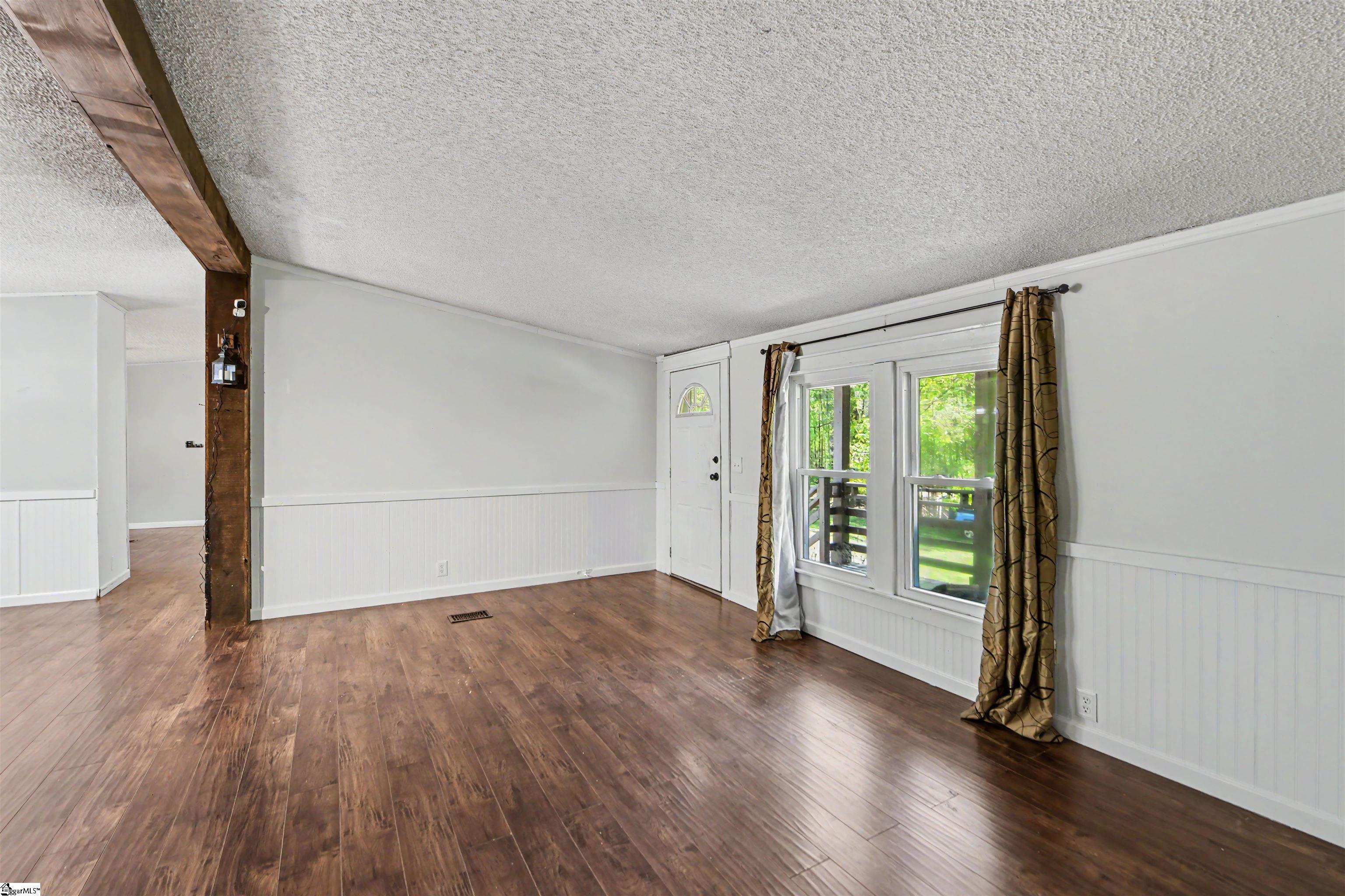 412 Bushy Creek Road Woodruff, SC 29388