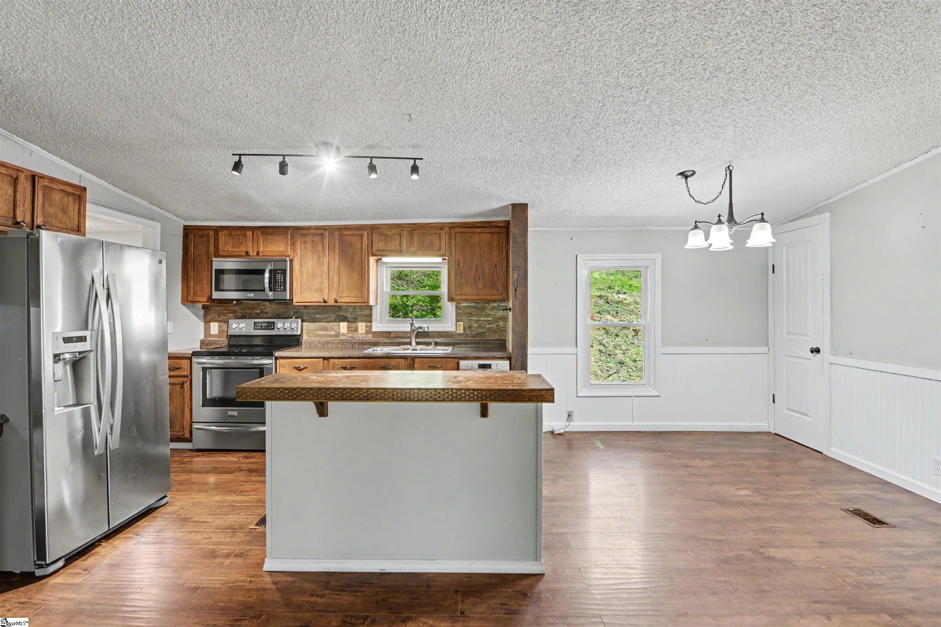 412 Bushy Creek Road Woodruff, SC 29388