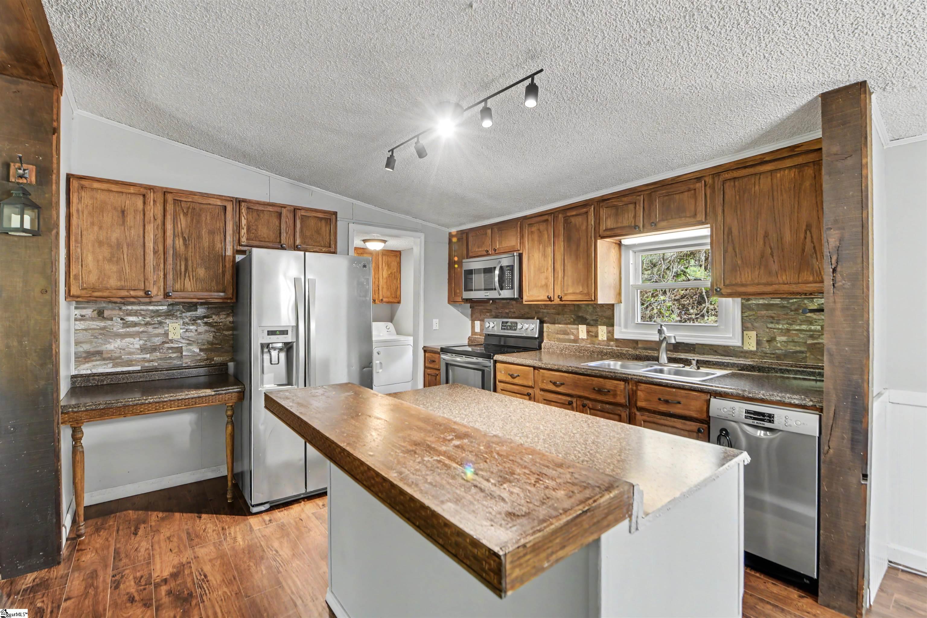 412 Bushy Creek Road Woodruff, SC 29388