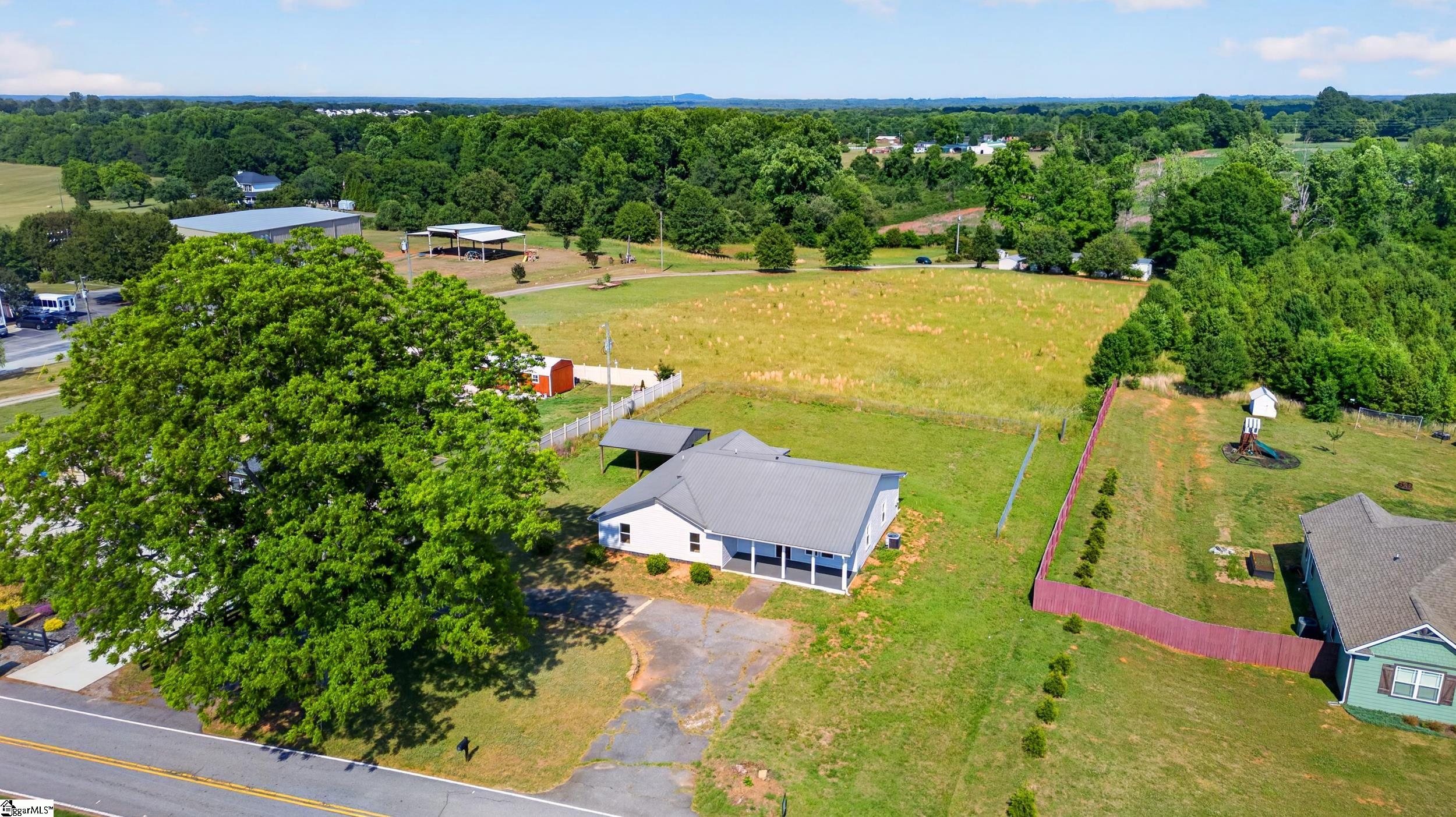 583 Berry Road Boiling Springs, SC 29316