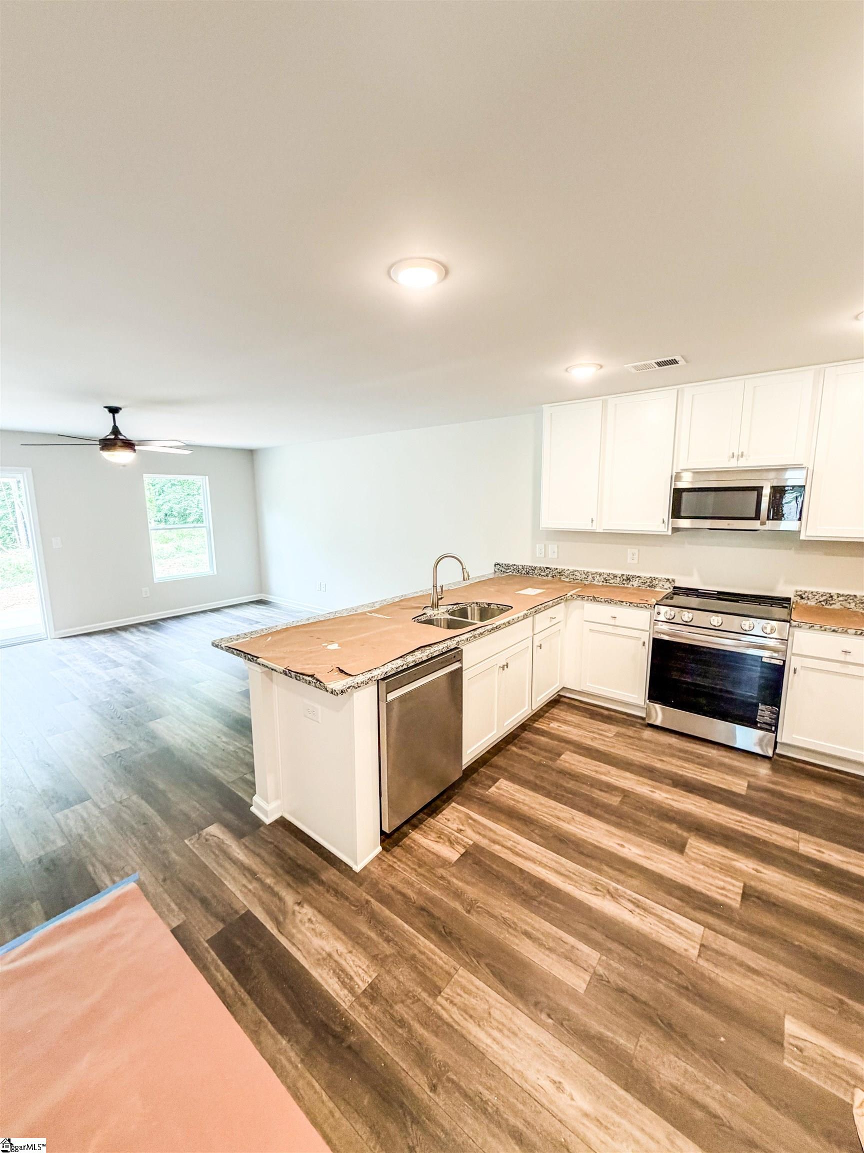 102 Heatherwood Drive Gray Court, SC 29645