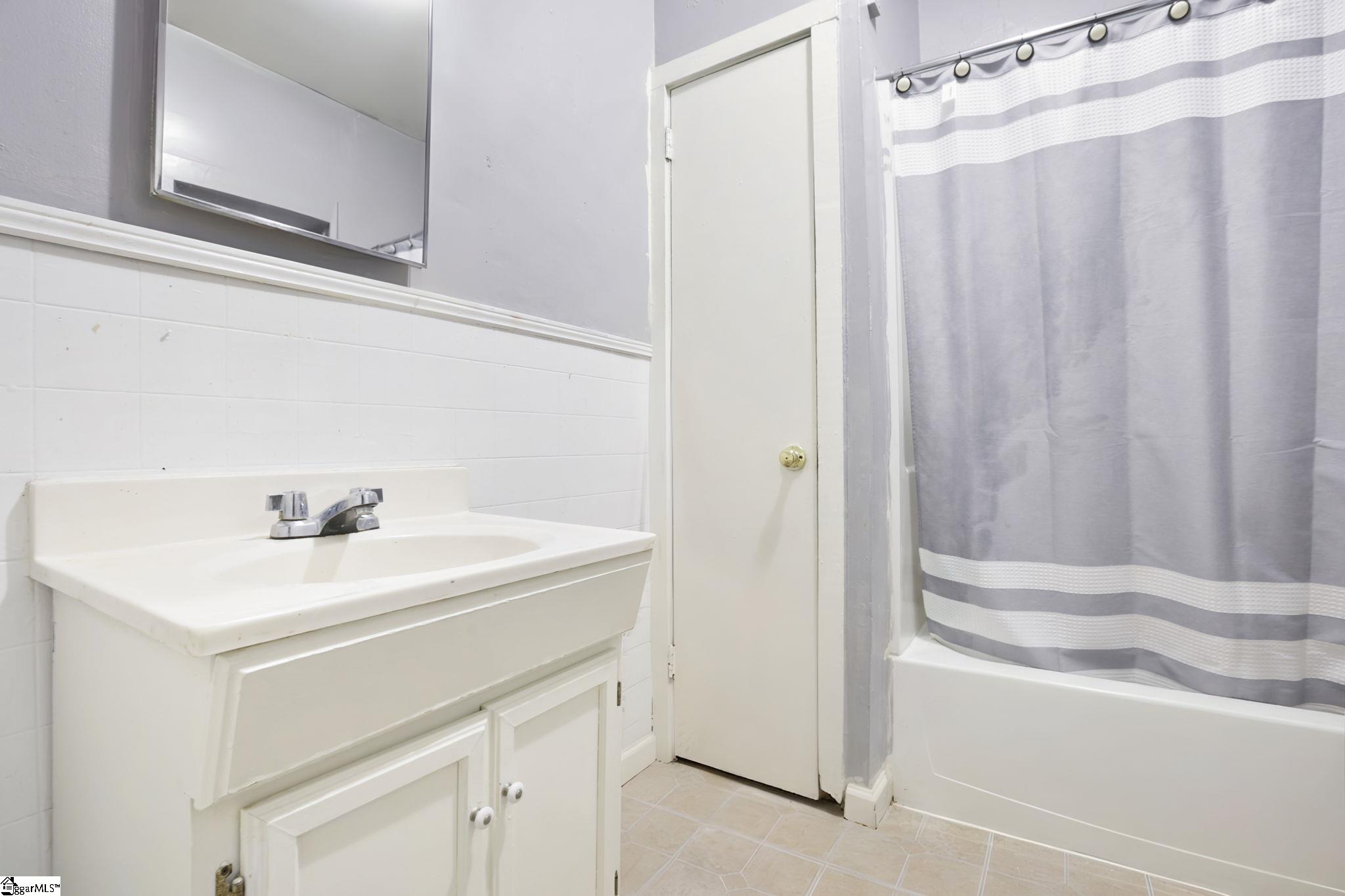 312 E A Avenue Easley, SC 29640