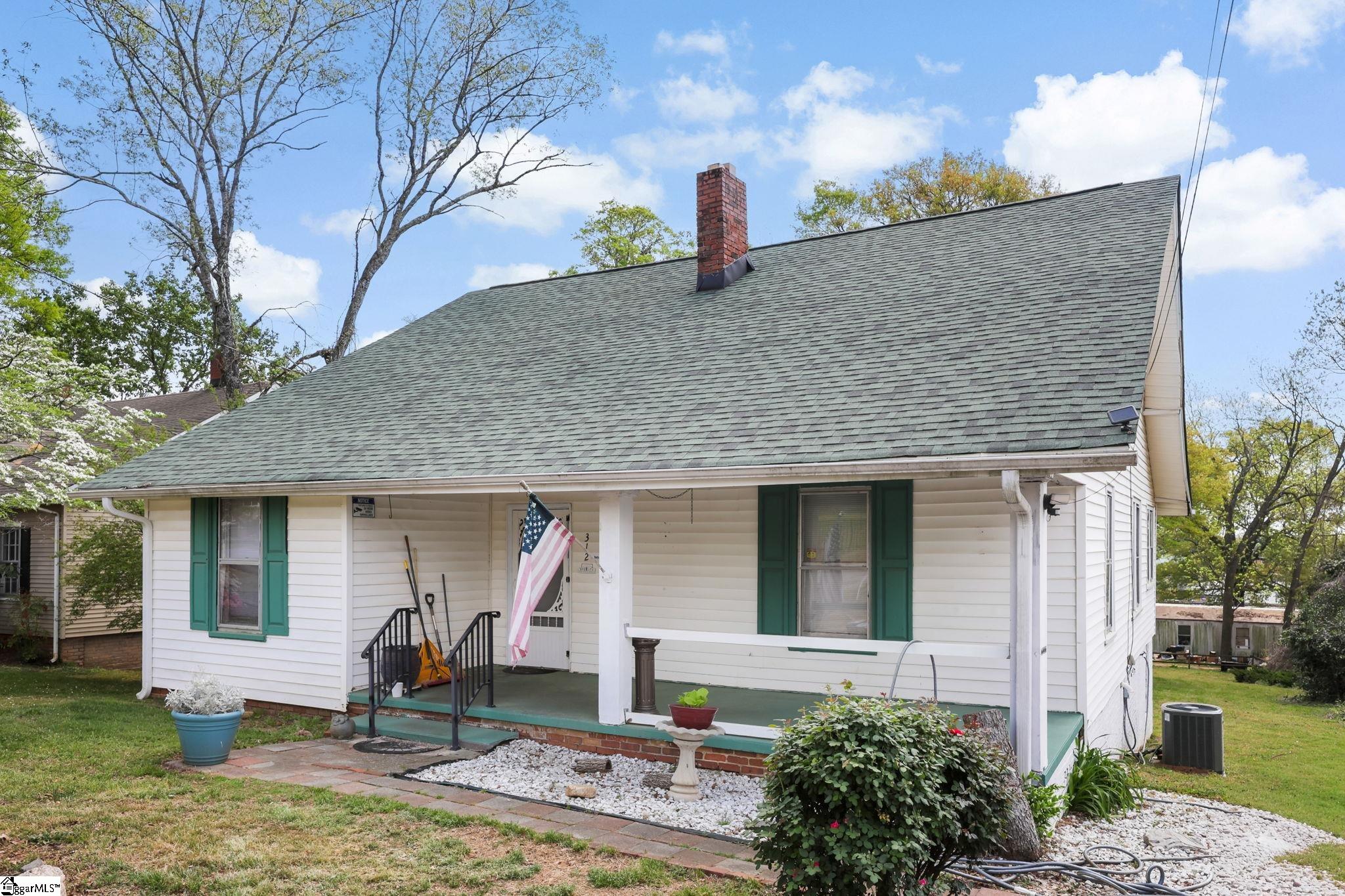 312 E A Avenue Easley, SC 29640