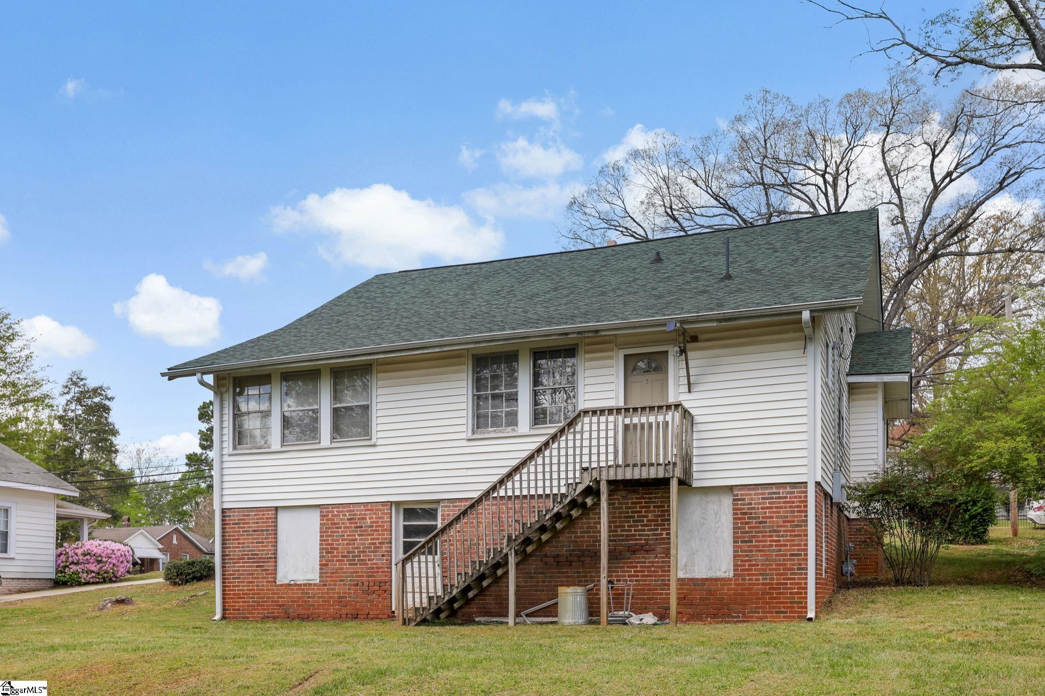 312 E A Avenue Easley, SC 29640