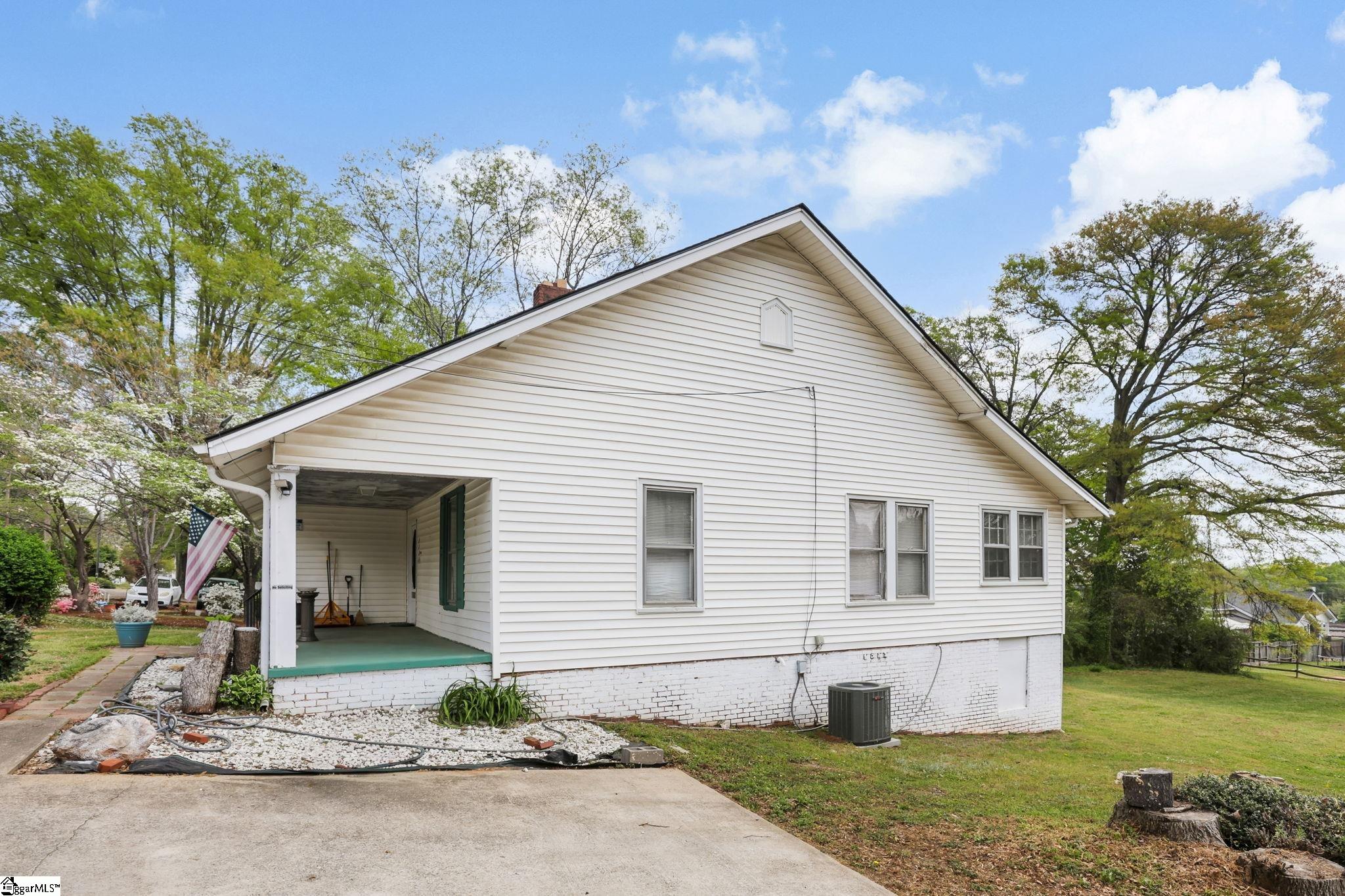 312 E A Avenue Easley, SC 29640