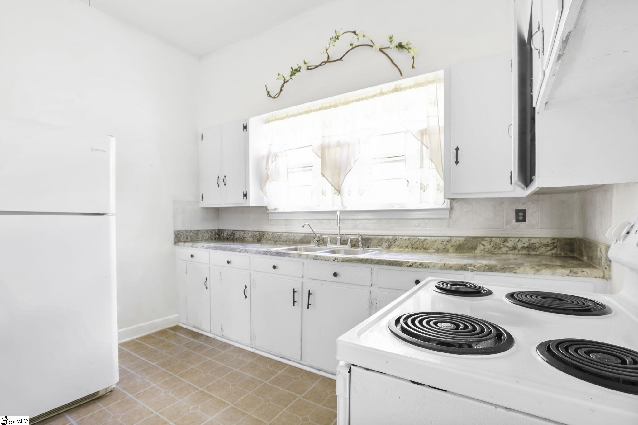 312 E A Avenue Easley, SC 29640