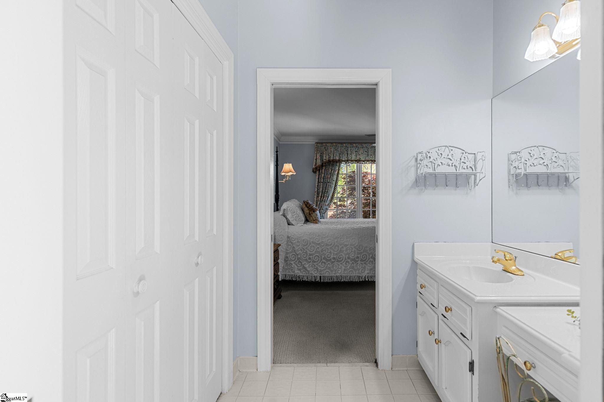 401 Four Lakes Drive, Easley, SC, 29642-3311