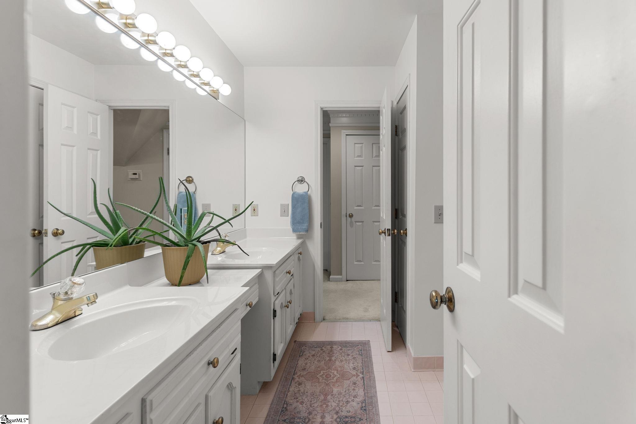 401 Four Lakes Drive, Easley, SC, 29642-3311