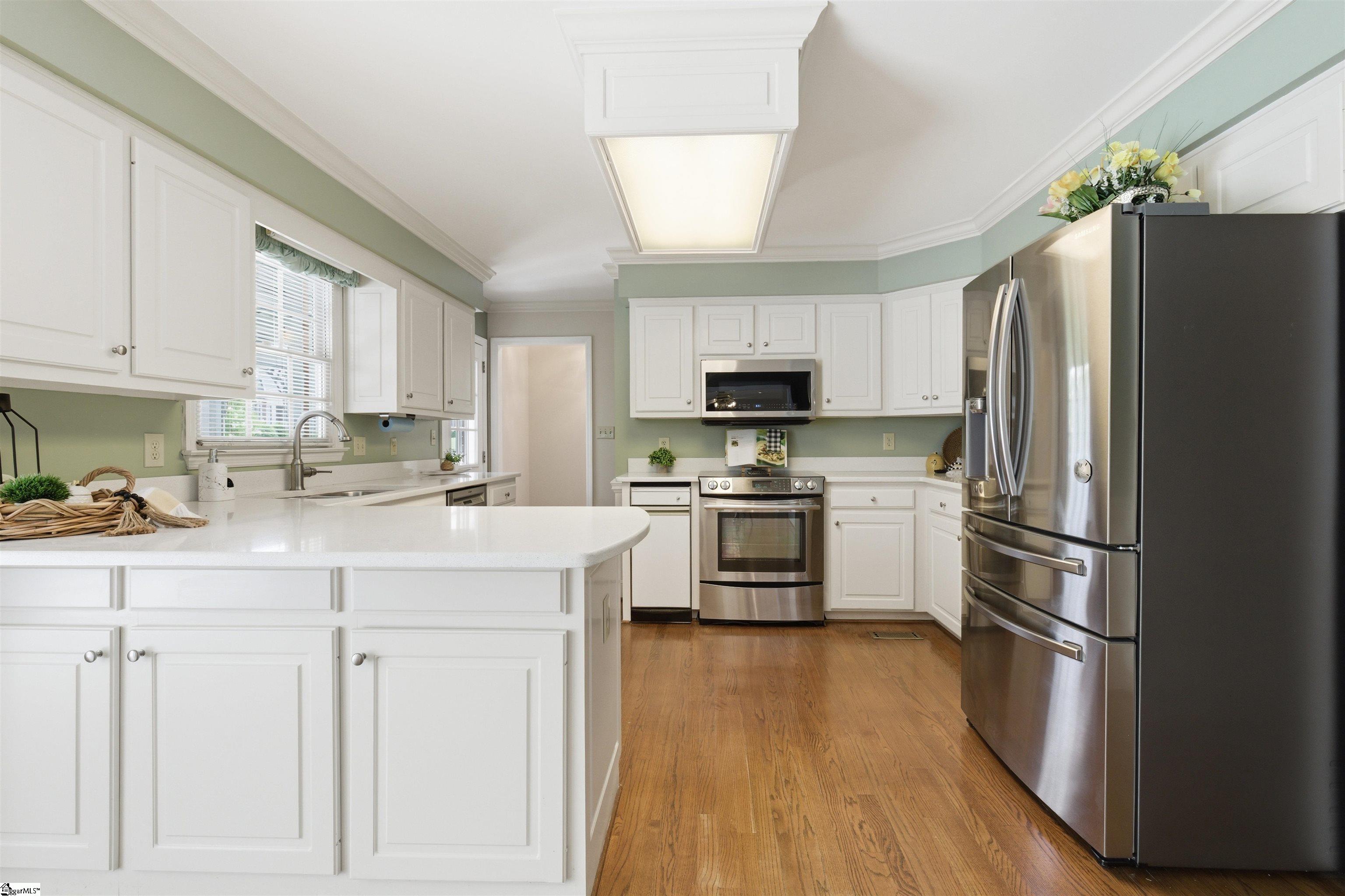 110 W Killarney Lake Moore, SC 29369