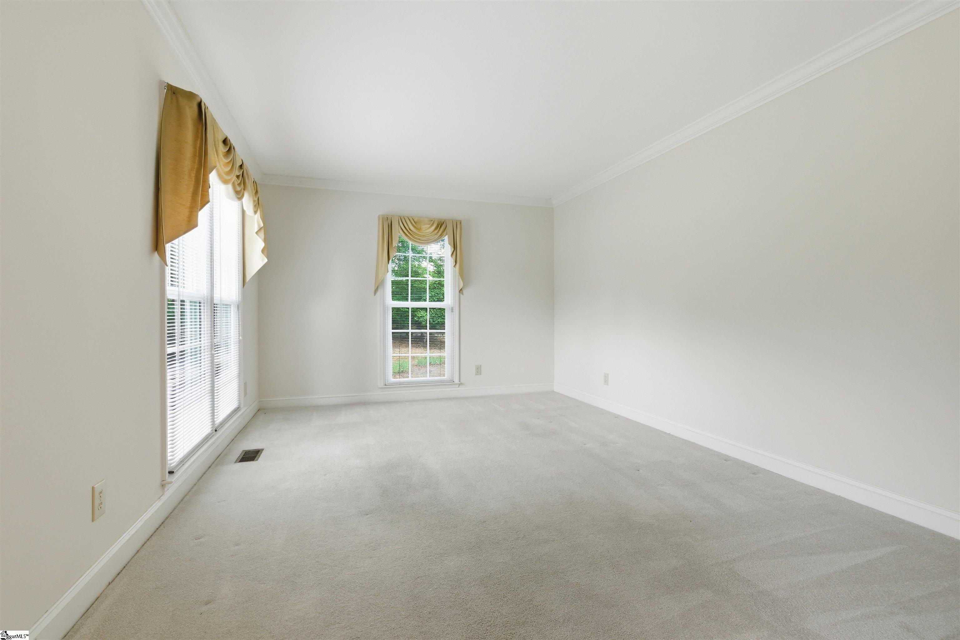 110 W Killarney Lake Moore, SC 29369