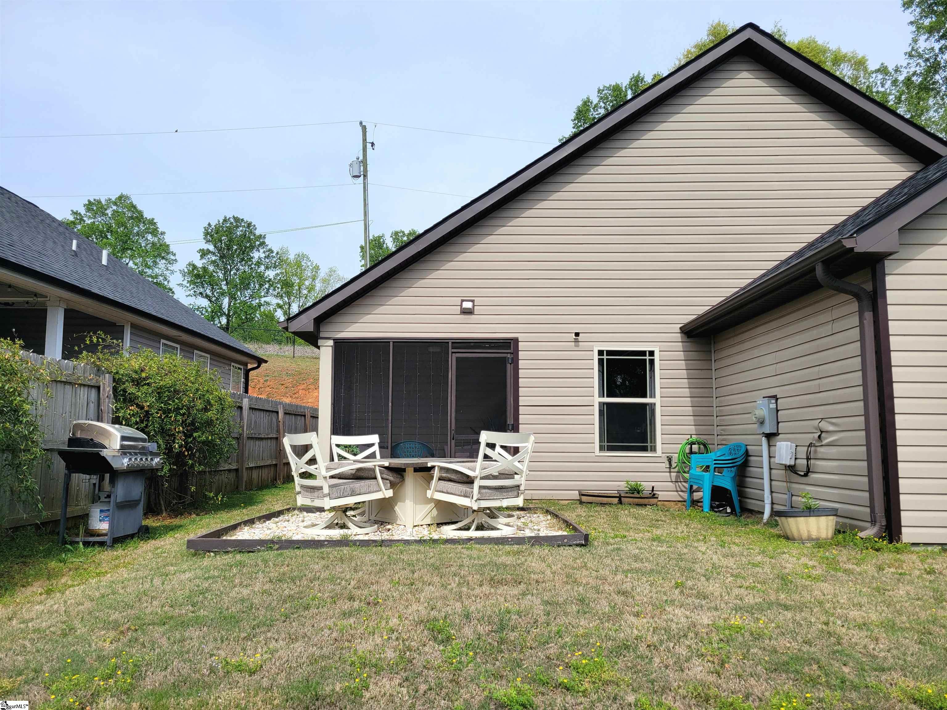 25 Pamela Drive Greenville, SC 29611