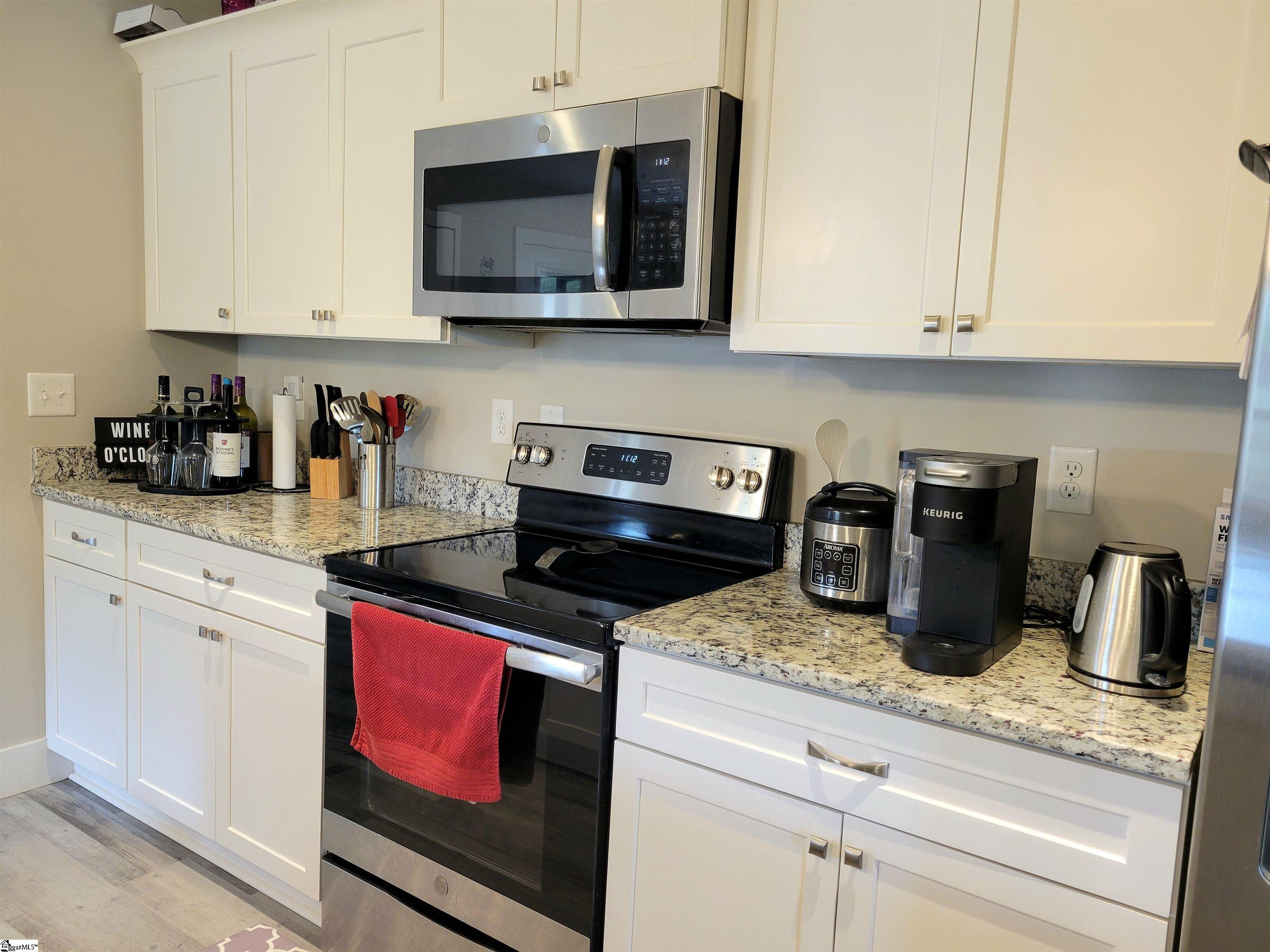 25 Pamela Drive Greenville, SC 29611