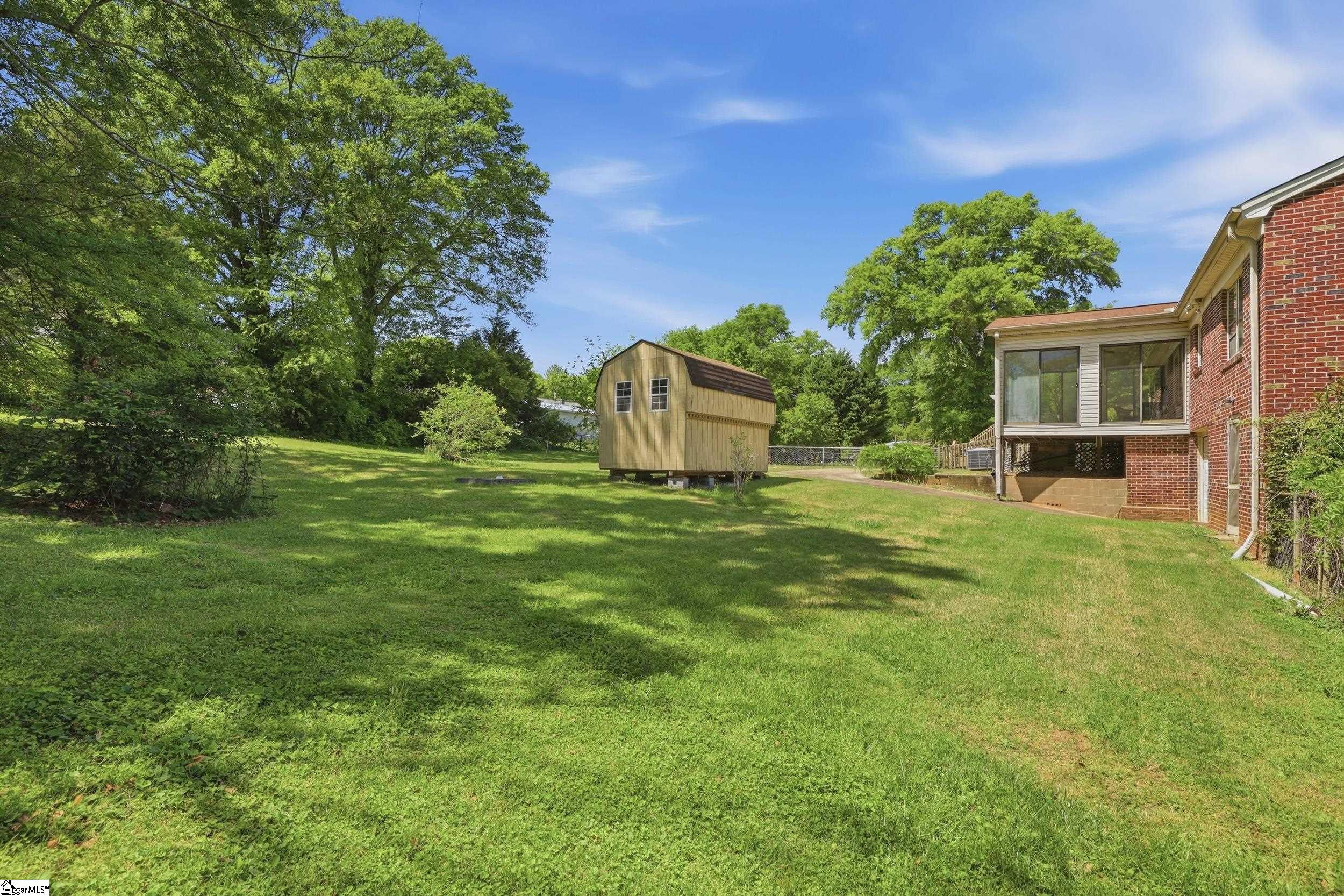 126 W Circle Avenue Greenville, SC 29607-1517