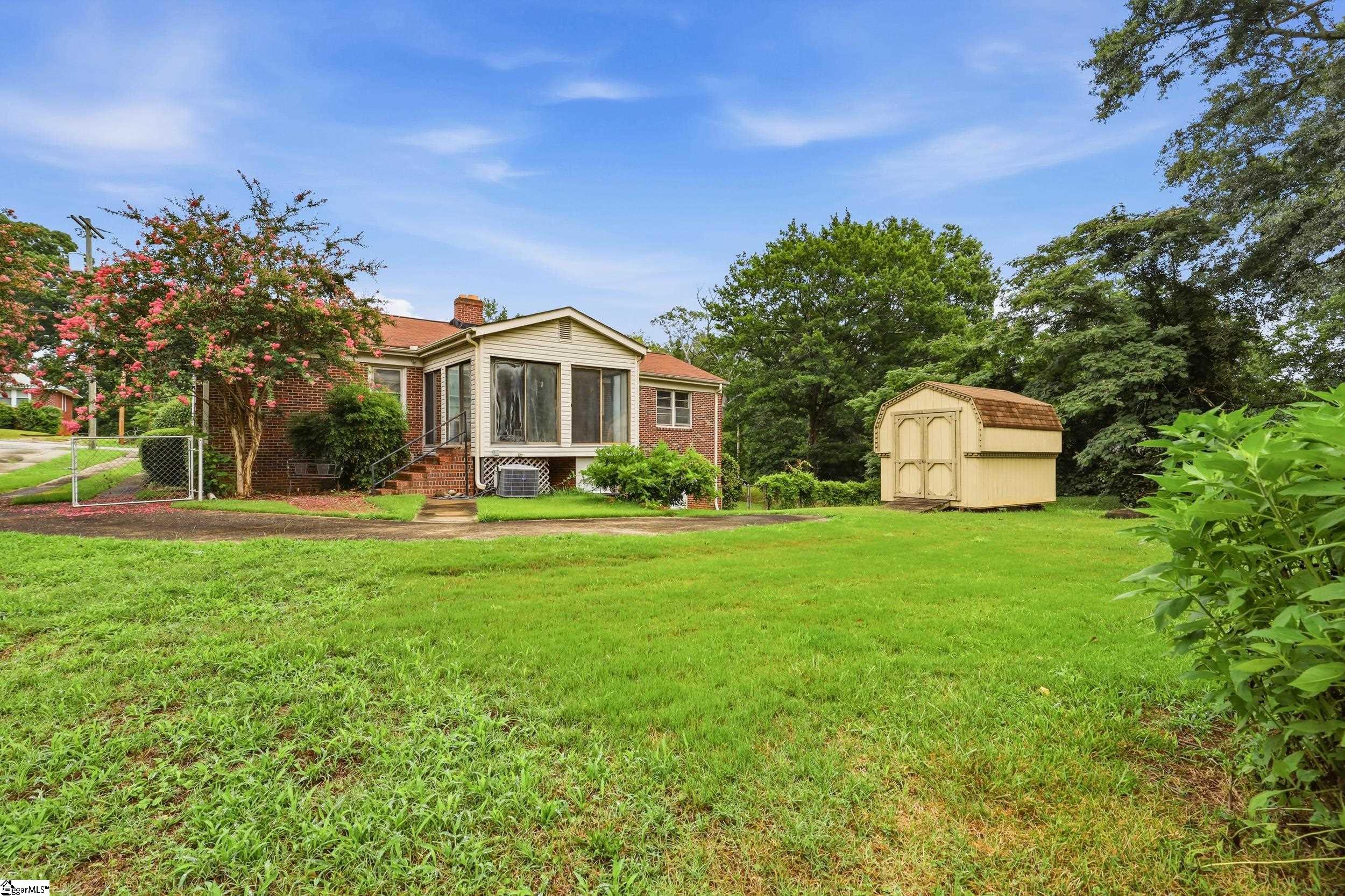 126 W Circle Avenue Greenville, SC 29607-1517