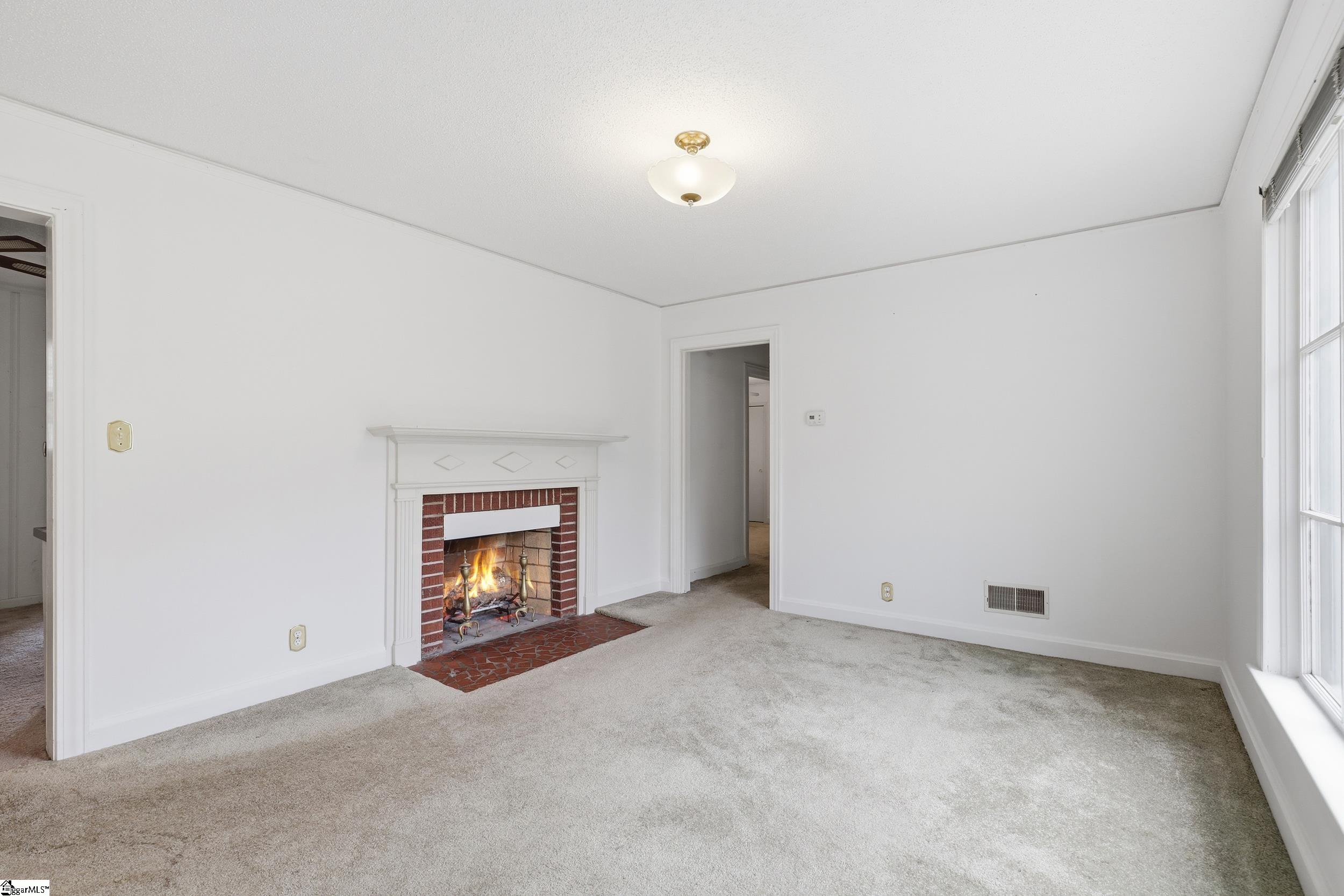 126 W Circle Avenue Greenville, SC 29607-1517