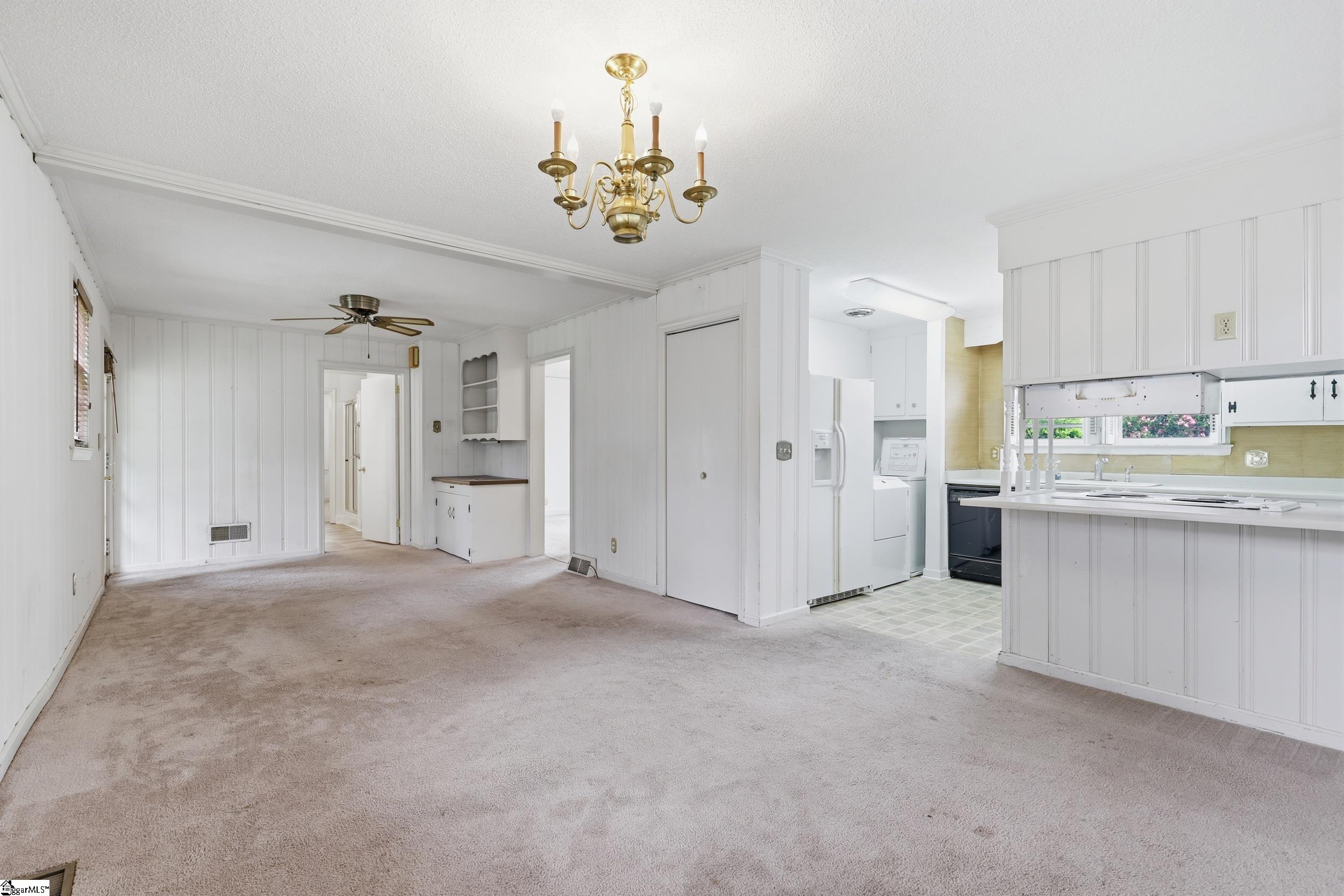 126 W Circle Avenue Greenville, SC 29607-1517