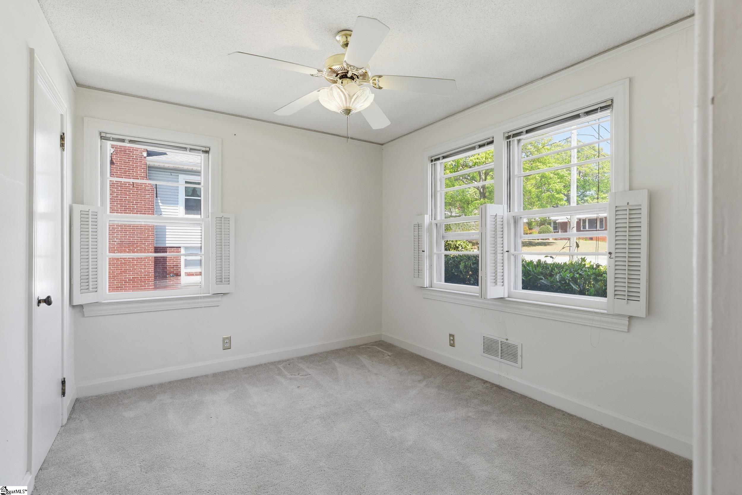 126 W Circle Avenue Greenville, SC 29607-1517