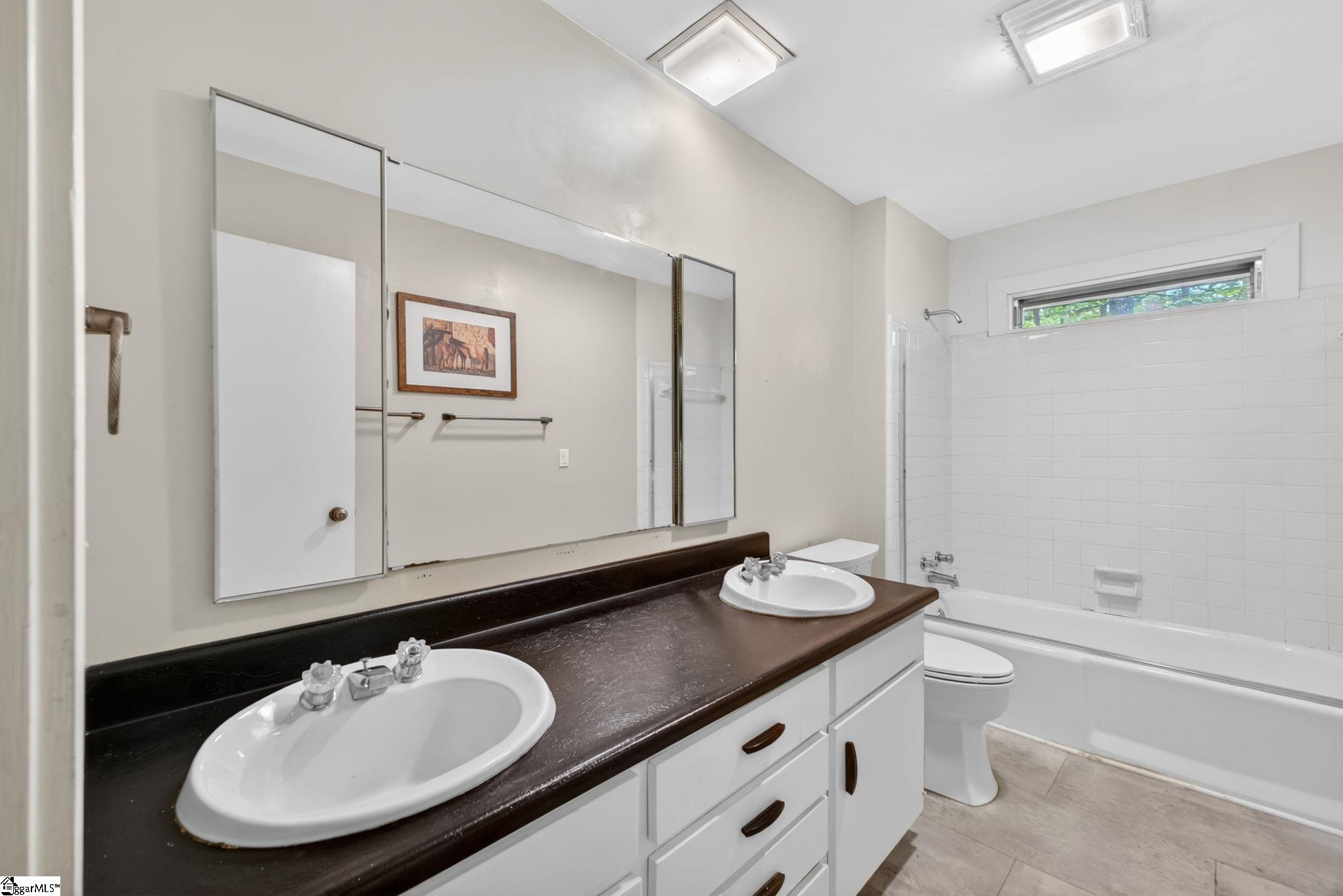 30 Dameron Avenue Greenville, SC 29607