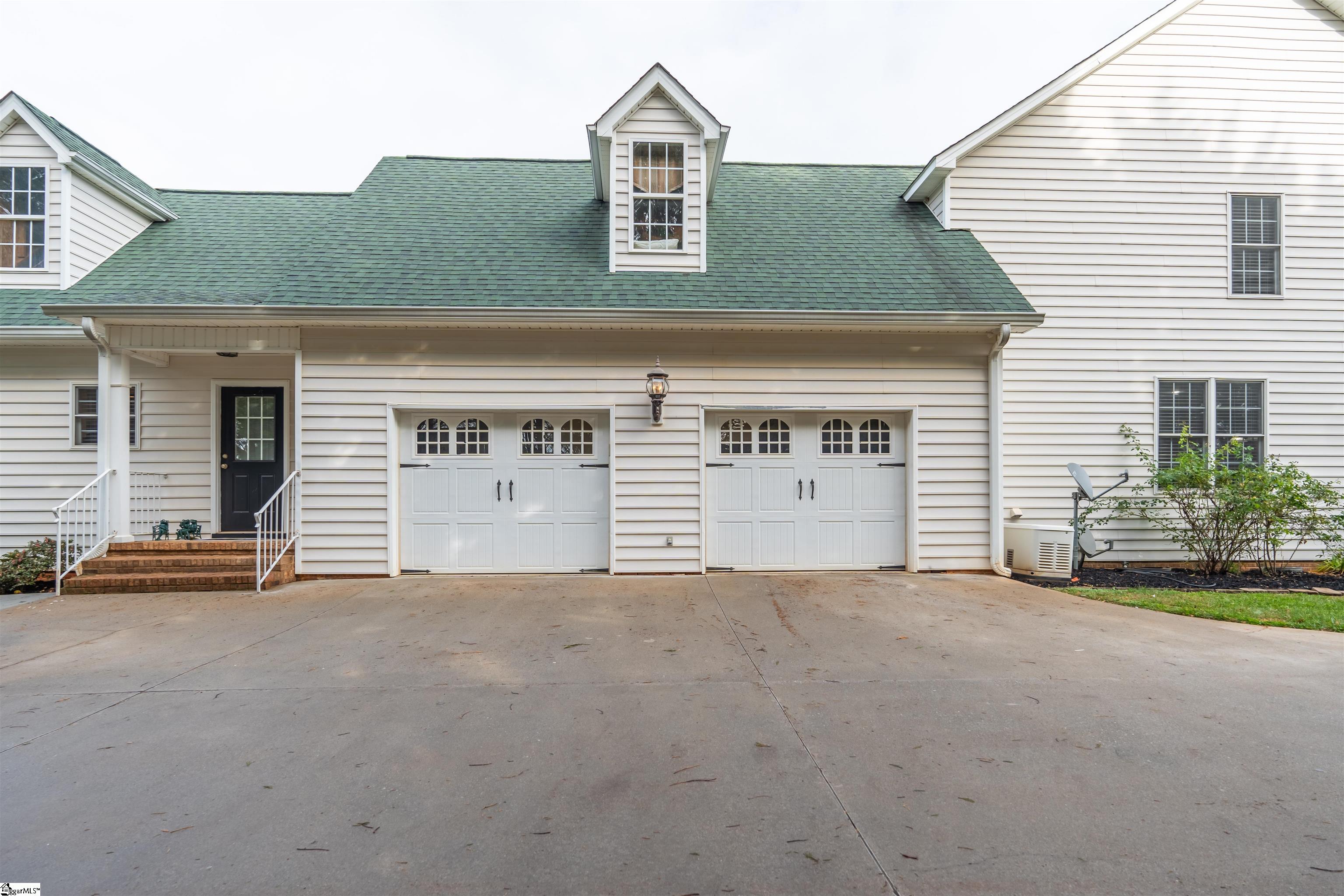 323 Waters Road, Taylors, SC, 29687