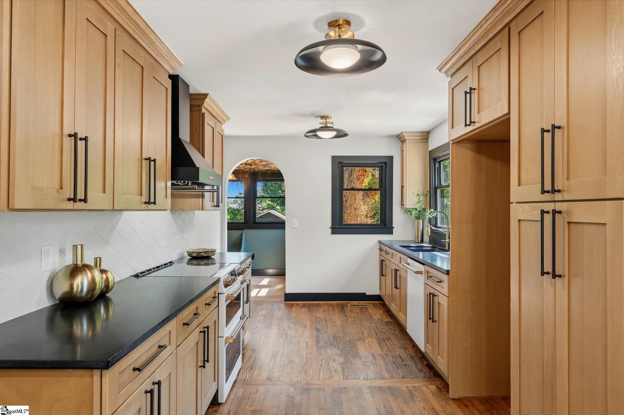 806 Perry Road Greenville, SC 29609