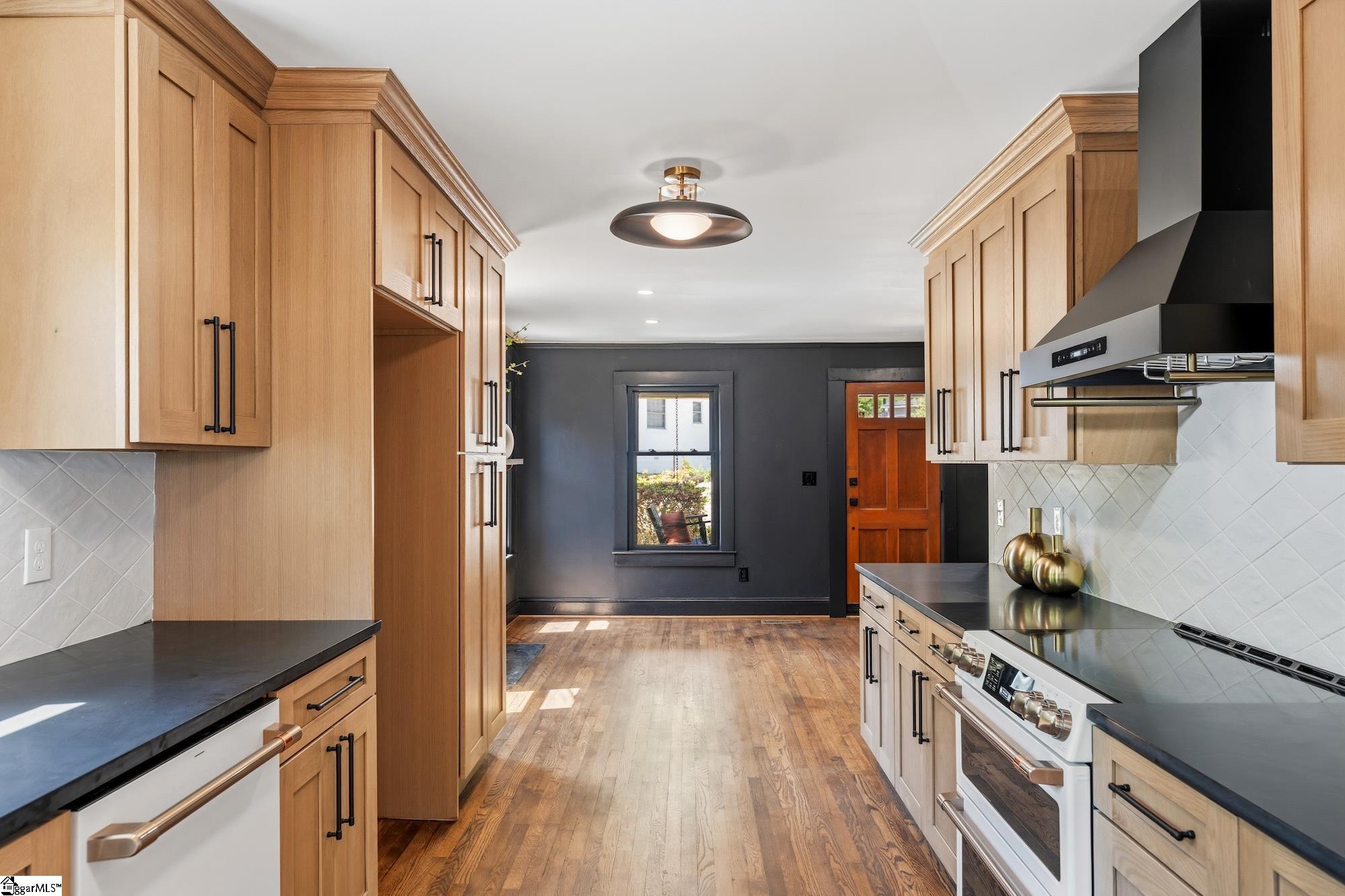 806 Perry Road Greenville, SC 29609