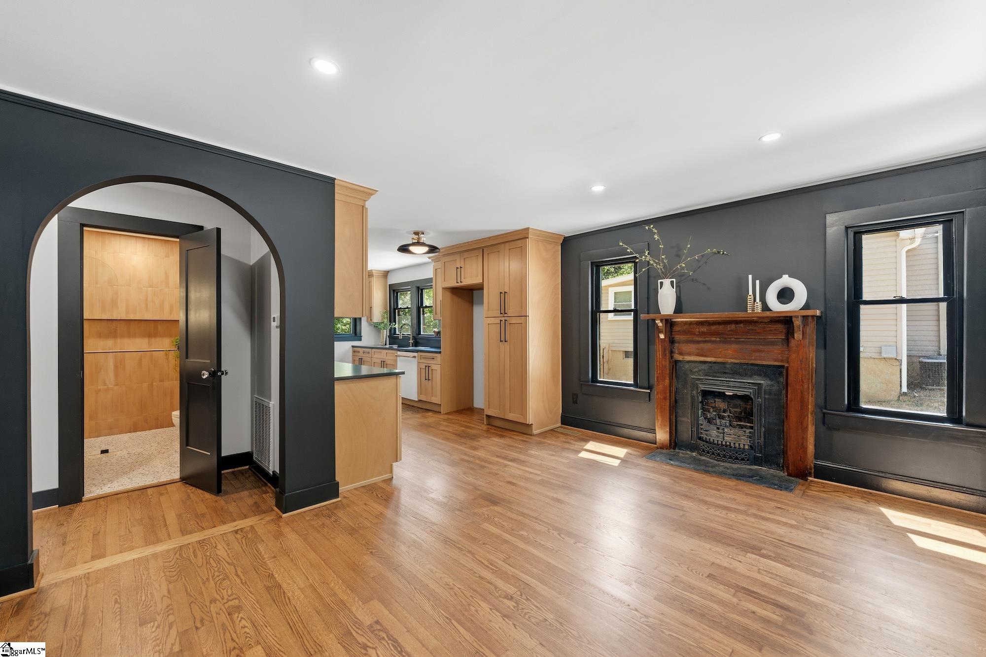 806 Perry Road Greenville, SC 29609