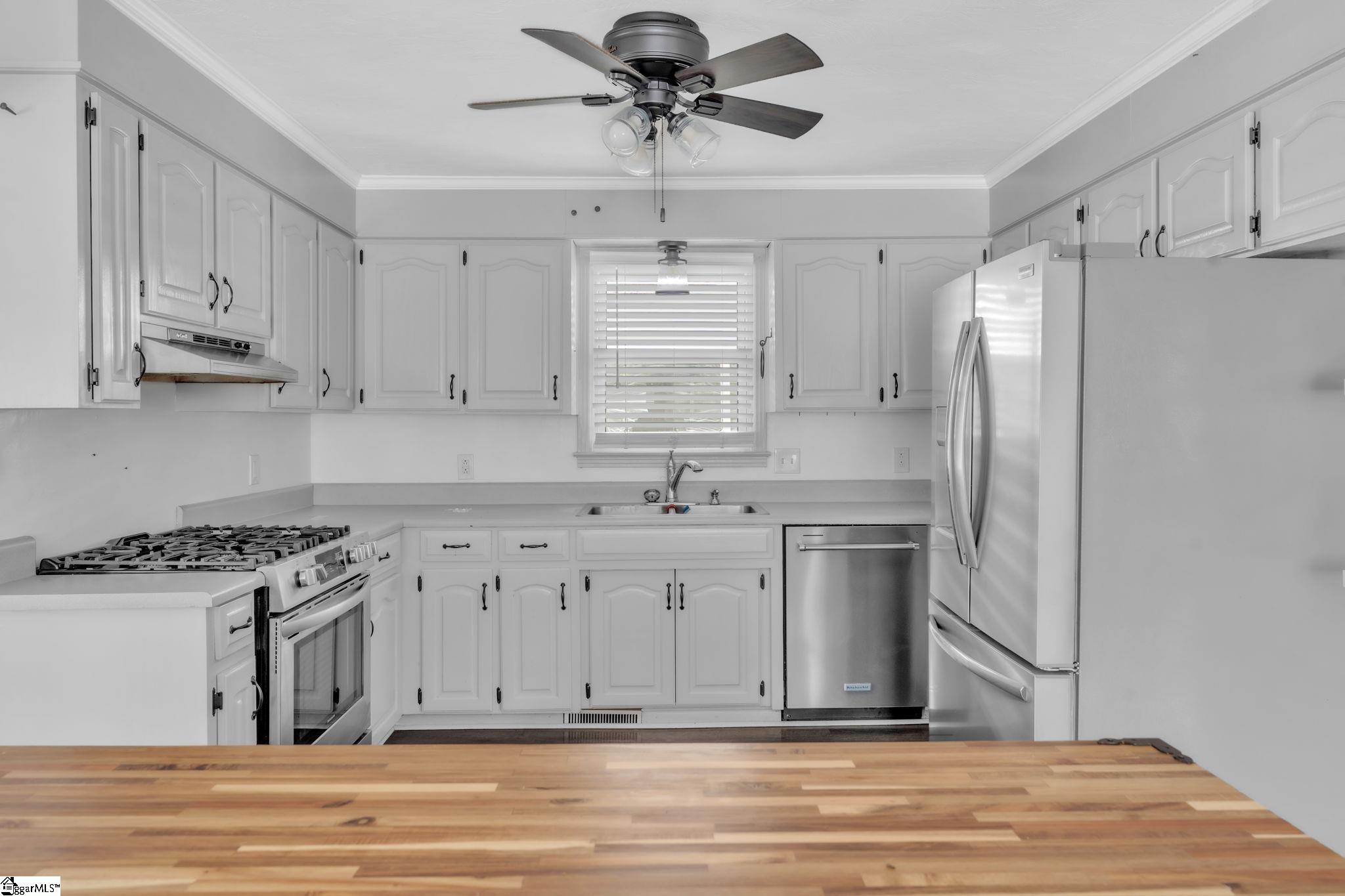 4921 S Pine Street Spartanburg, SC 29302