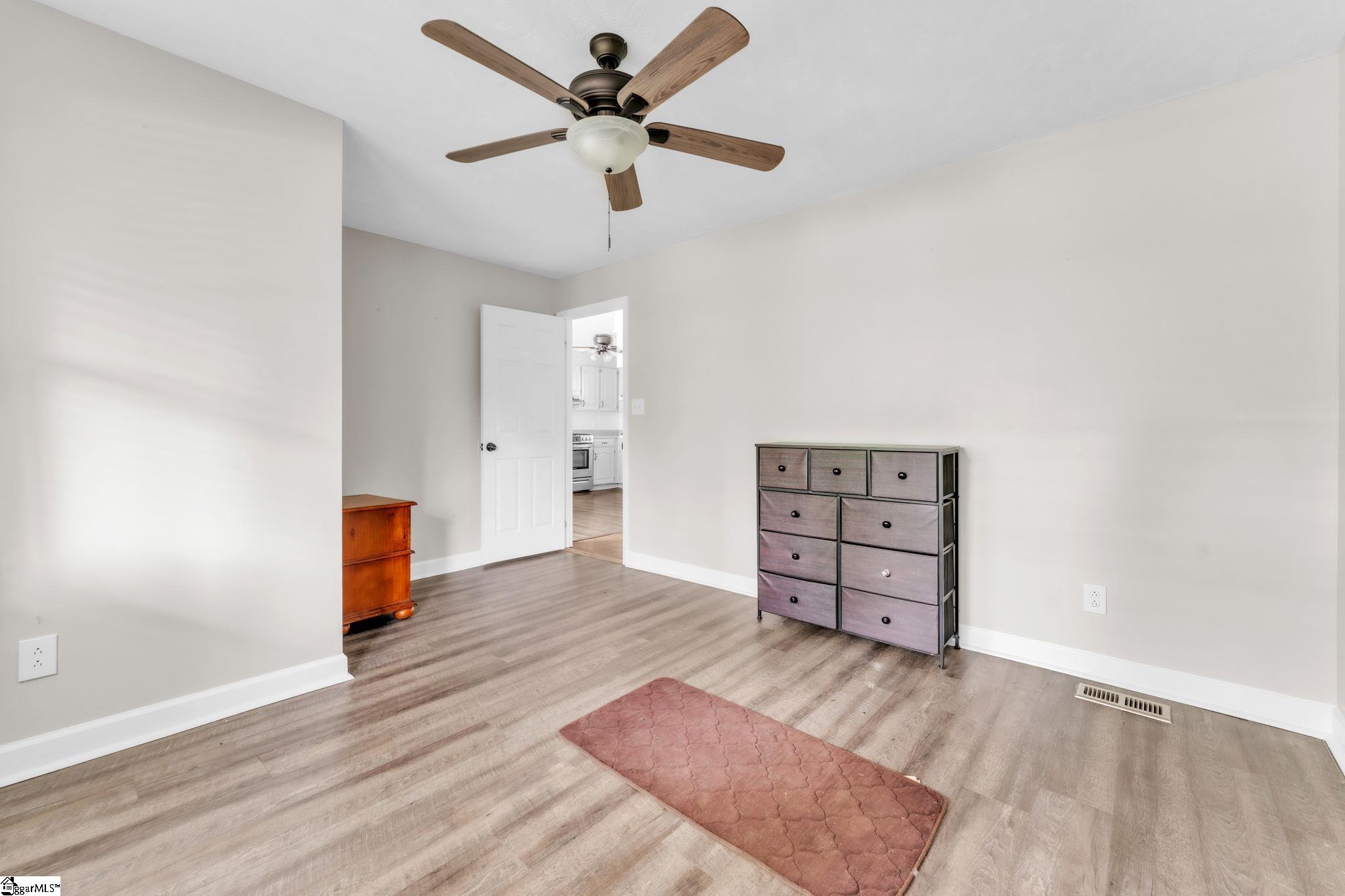 4921 S Pine Street Spartanburg, SC 29302